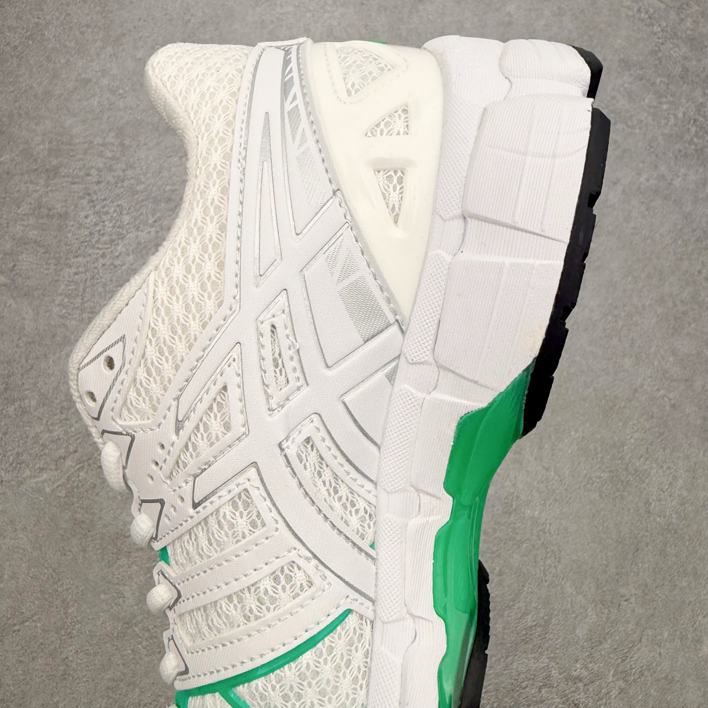 Asics Gel-kayano 20 亚瑟士舒适时尚低帮跑步鞋 GEL-KAYANO 20代问世于20