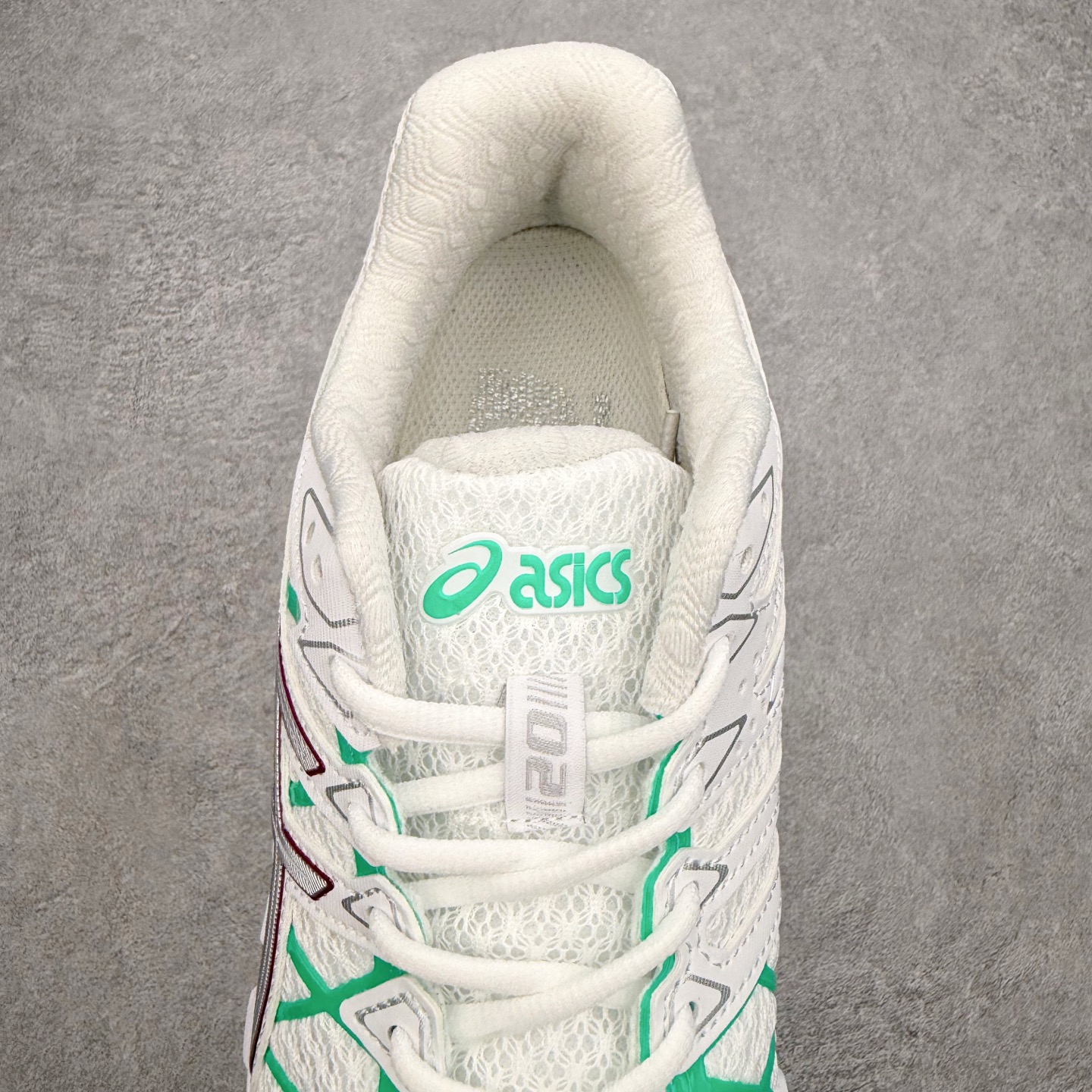 Asics Gel-kayano 20 亚瑟士舒适时尚低帮跑步鞋 GEL-KAYANO 20代问世于20
