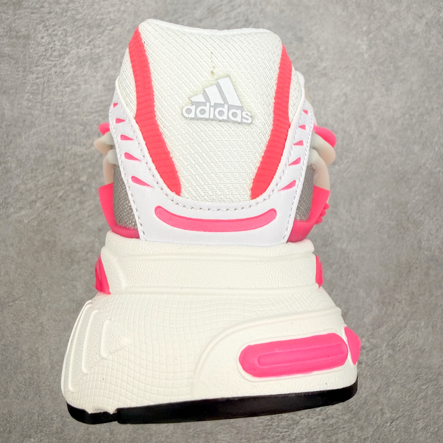 Pharrell x adidas Adistar Jellyfish 低帮水母复古风老爹鞋 Adist