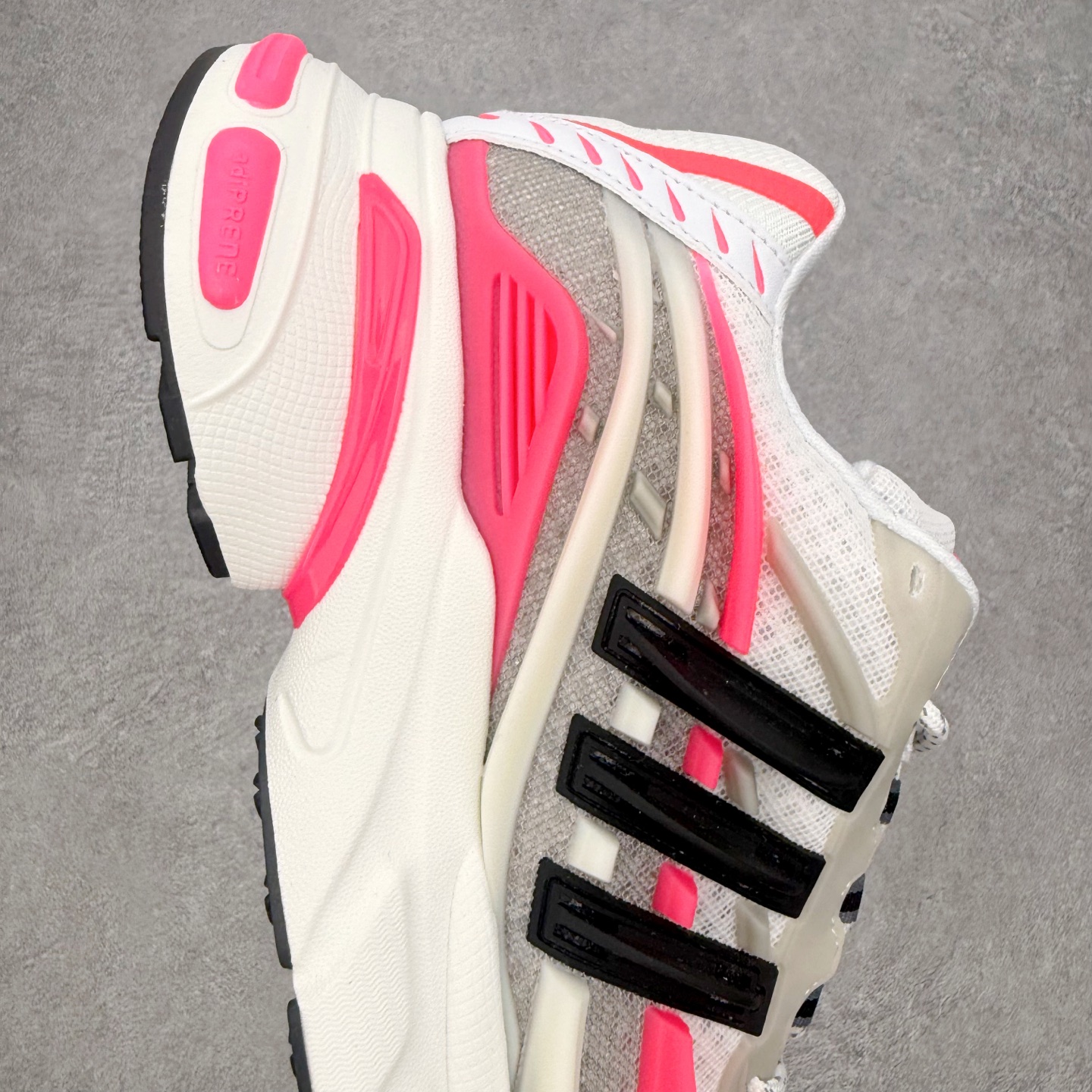Pharrell x adidas Adistar Jellyfish 低帮水母复古风老爹鞋 Adist