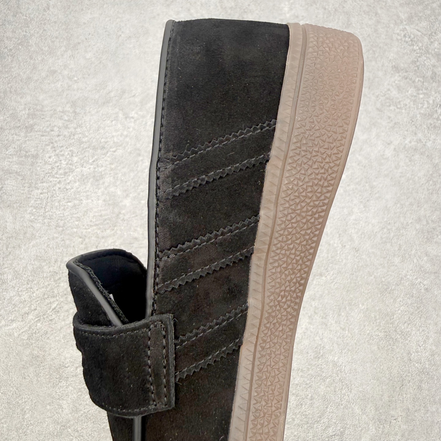 AD Originals HANDBALL SPEZIAL 舒适贴合 一脚蹬乐福鞋 男女同款 这款来自阿