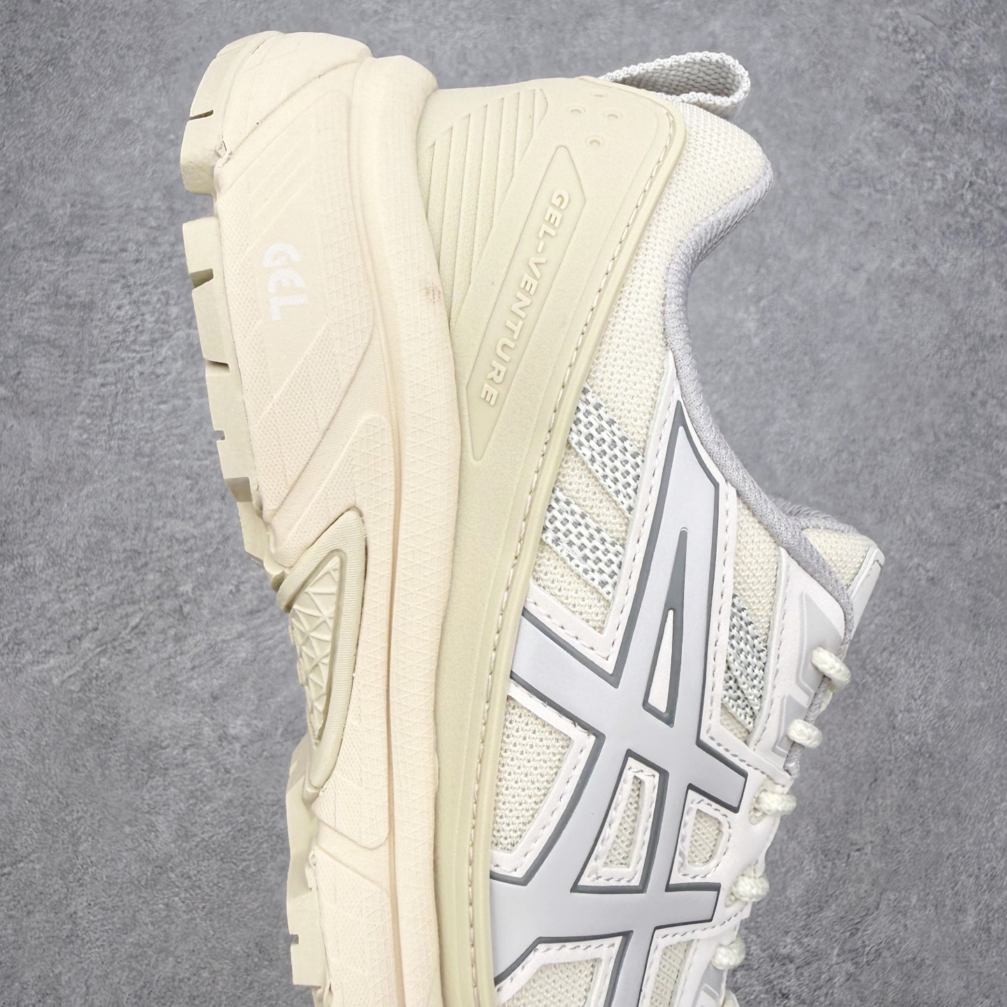 Asics Gel-Venturem 6 亚瑟士舒适透气运动跑鞋 #鞋面采用新的单丝纤维工程网布鞋面，提