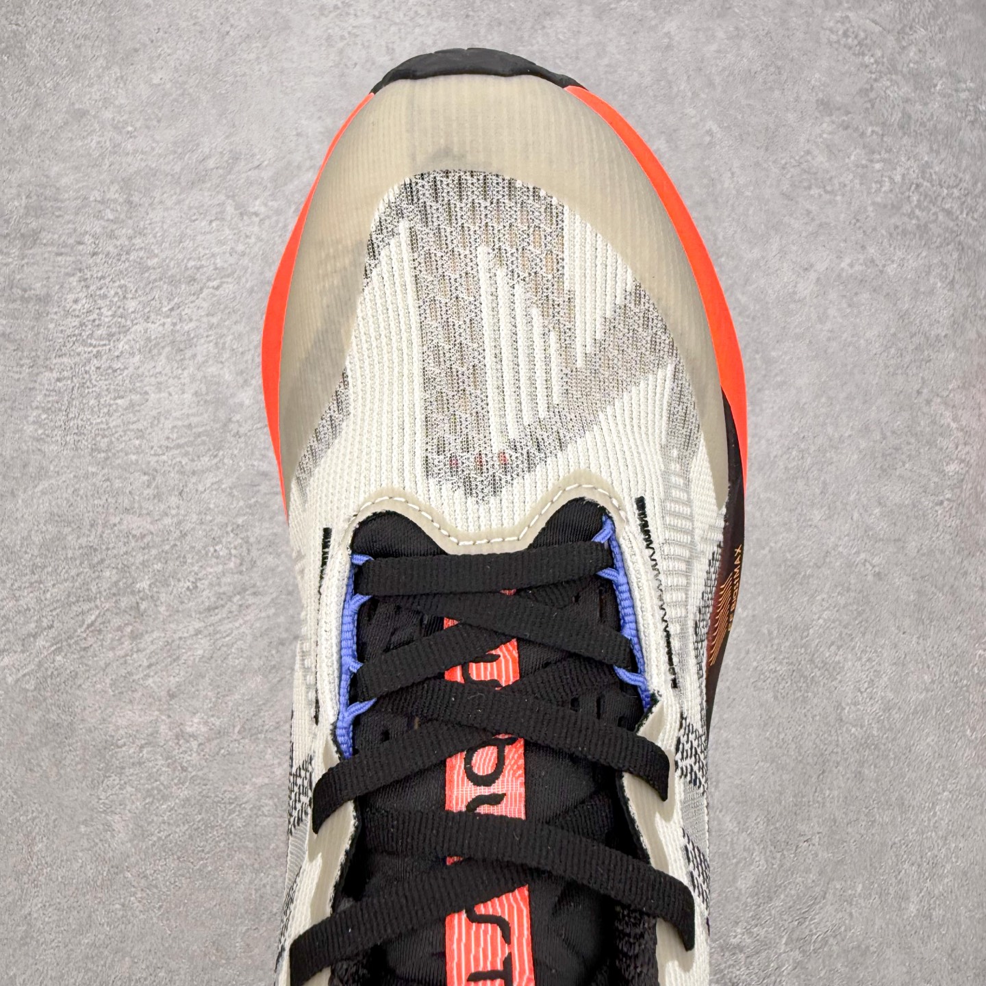 ＃XN ASICS NOVABLAST 5 舒适百搭低帮马拉松训练竞速跑步鞋 ASICS（亚瑟士）是日本