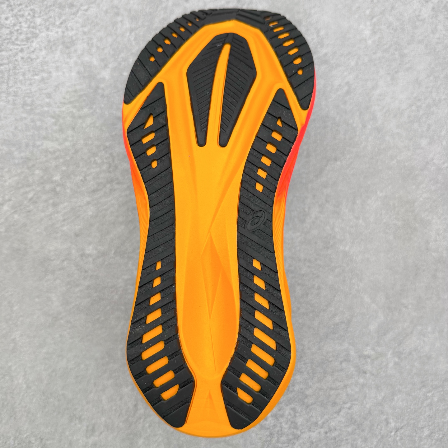＃XN ASICS NOVABLAST 5 舒适百搭低帮马拉松训练竞速跑步鞋 ASICS（亚瑟士）是日本