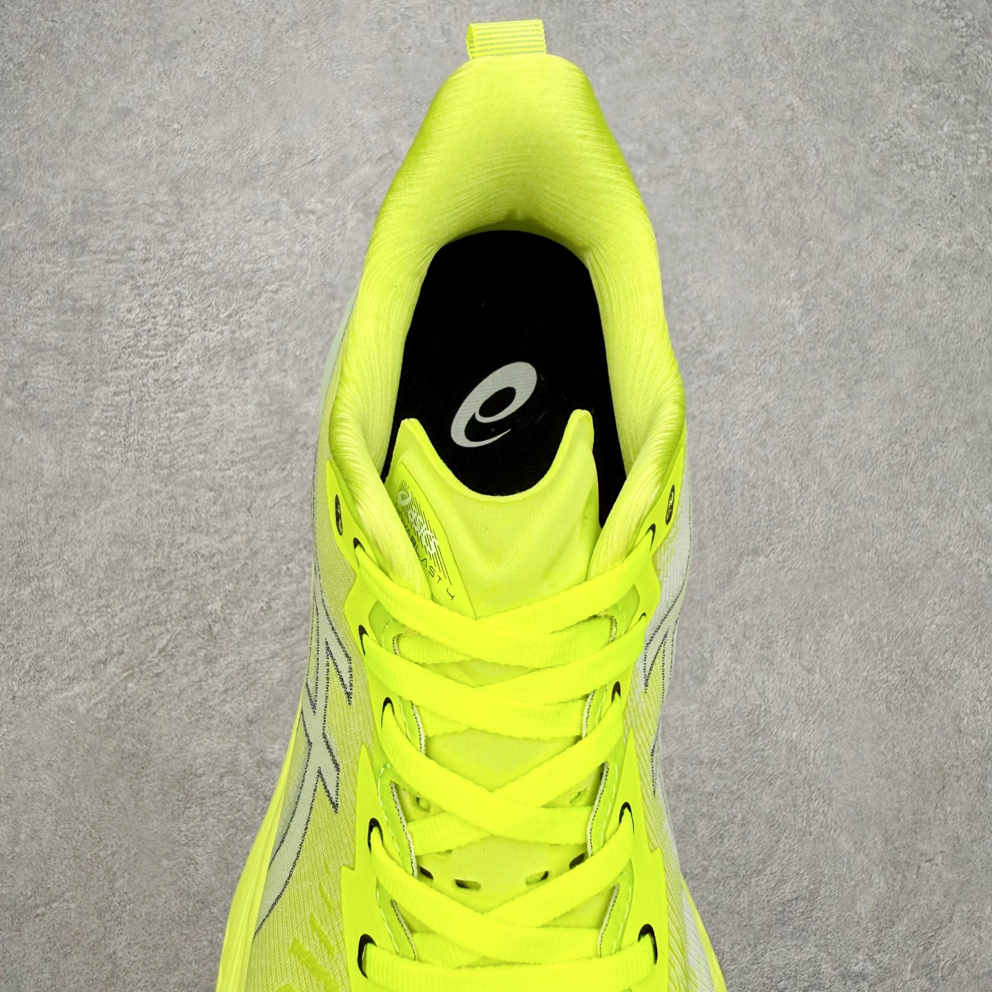 ＃特价福利‼️ASICS NOVABLAST 4 亚瑟士舒适缓震跑鞋 鞋面从NOVABLAST 3的工程