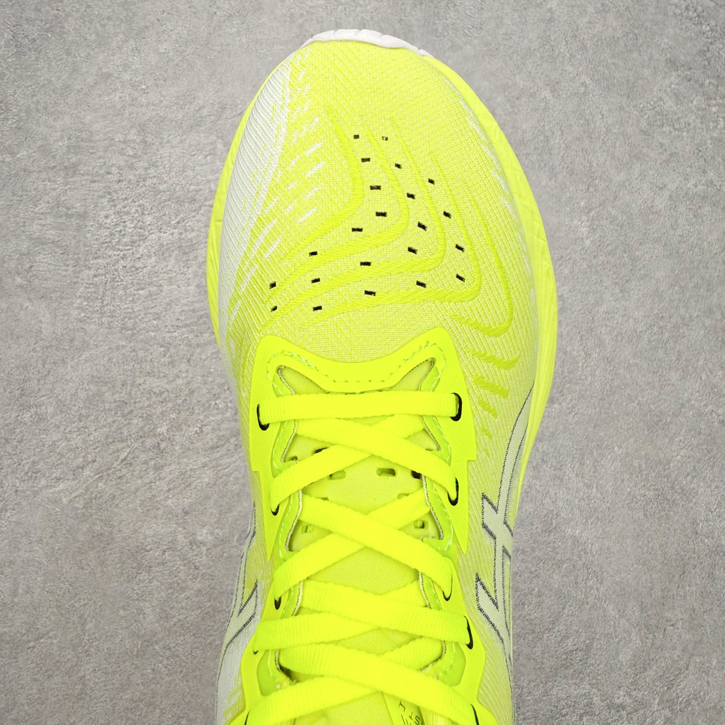 ＃特价福利‼️ASICS NOVABLAST 4 亚瑟士舒适缓震跑鞋 鞋面从NOVABLAST 3的工程