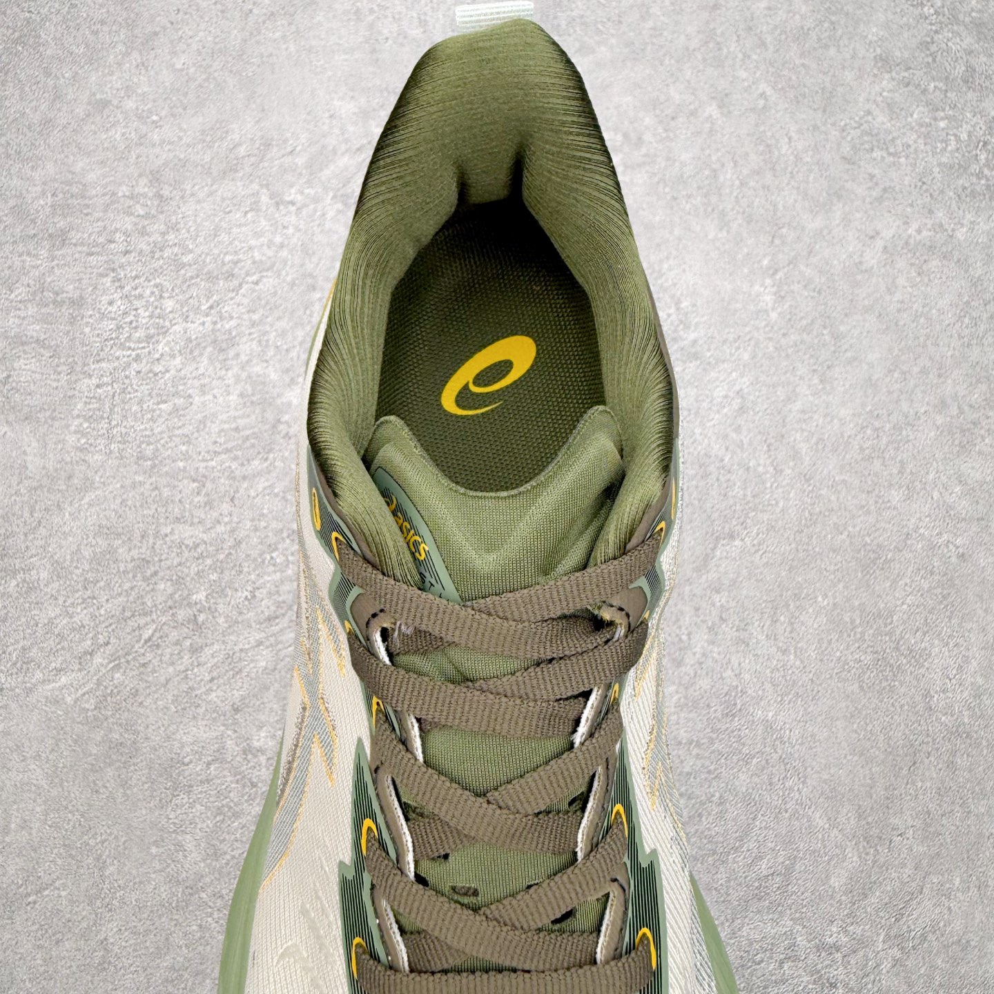 ＃特价福利‼️ASICS NOVABLAST 4 亚瑟士舒适缓震跑鞋 鞋面从NOVABLAST 3的工程