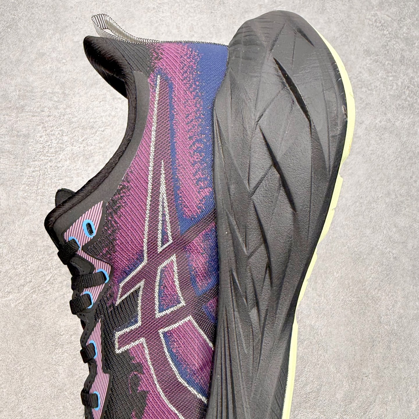 ＃特价福利‼️ASICS NOVABLAST 4 亚瑟士舒适缓震跑鞋 鞋面从NOVABLAST 3的工程