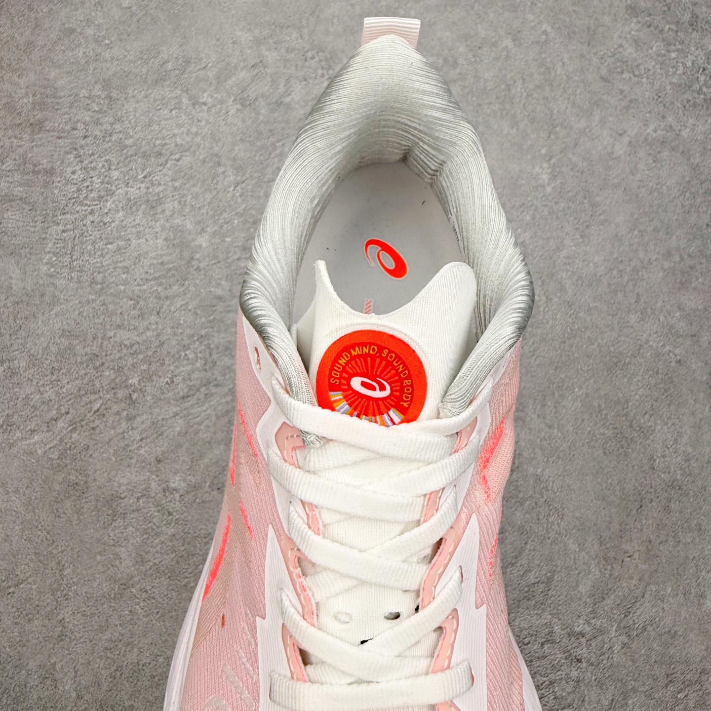 ＃特价福利‼️ASICS NOVABLAST 4 亚瑟士舒适缓震跑鞋 鞋面从NOVABLAST 3的工程