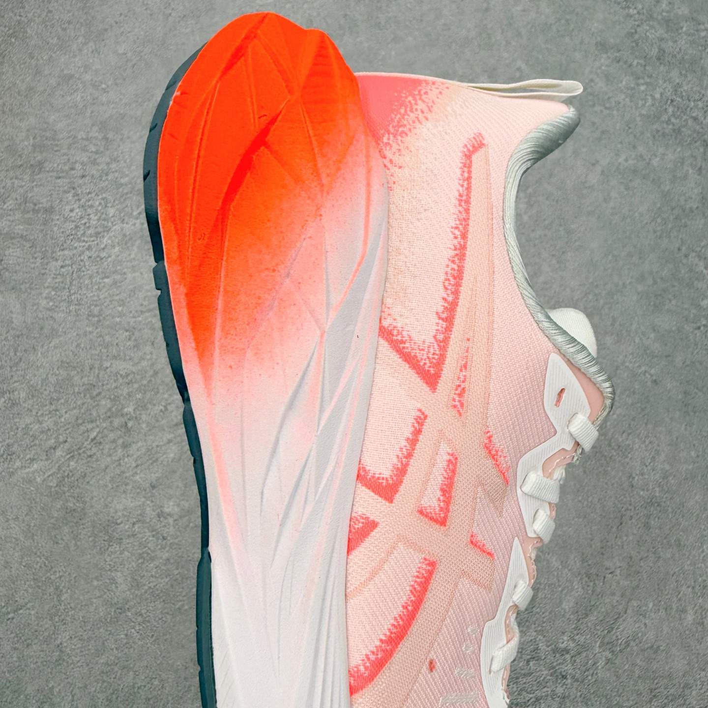 ＃特价福利‼️ASICS NOVABLAST 4 亚瑟士舒适缓震跑鞋 鞋面从NOVABLAST 3的工程