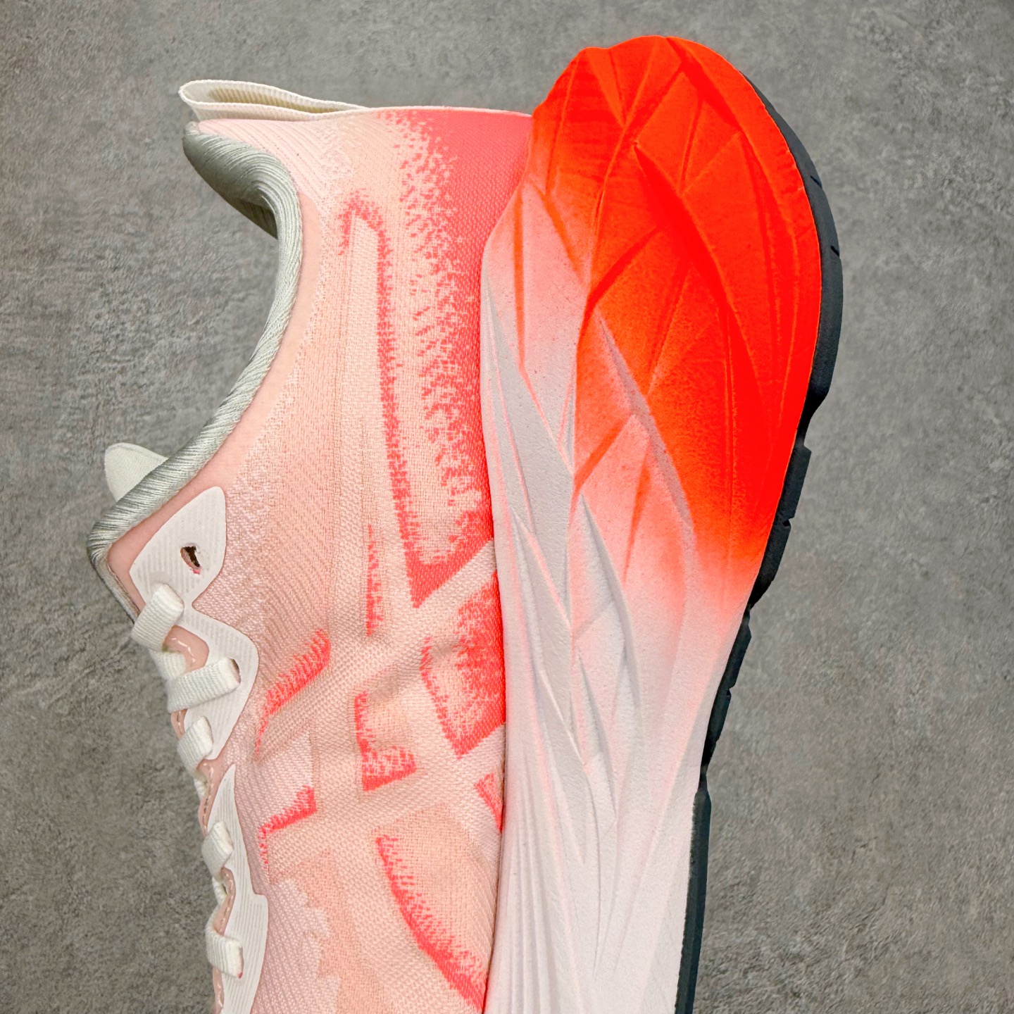 ＃特价福利‼️ASICS NOVABLAST 4 亚瑟士舒适缓震跑鞋 鞋面从NOVABLAST 3的工程