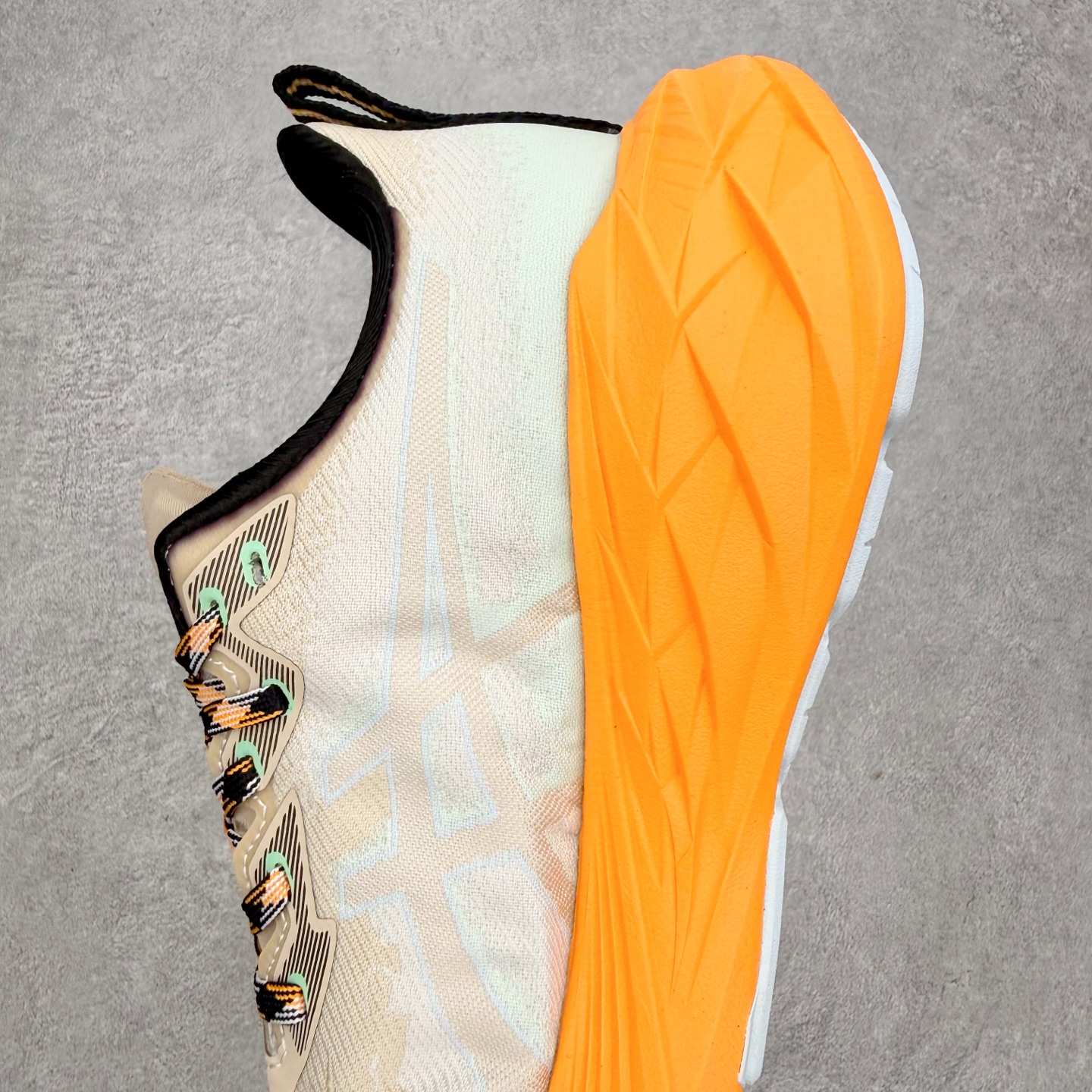 ＃特价福利‼️ASICS NOVABLAST 4 亚瑟士舒适缓震跑鞋 鞋面从NOVABLAST 3的工程