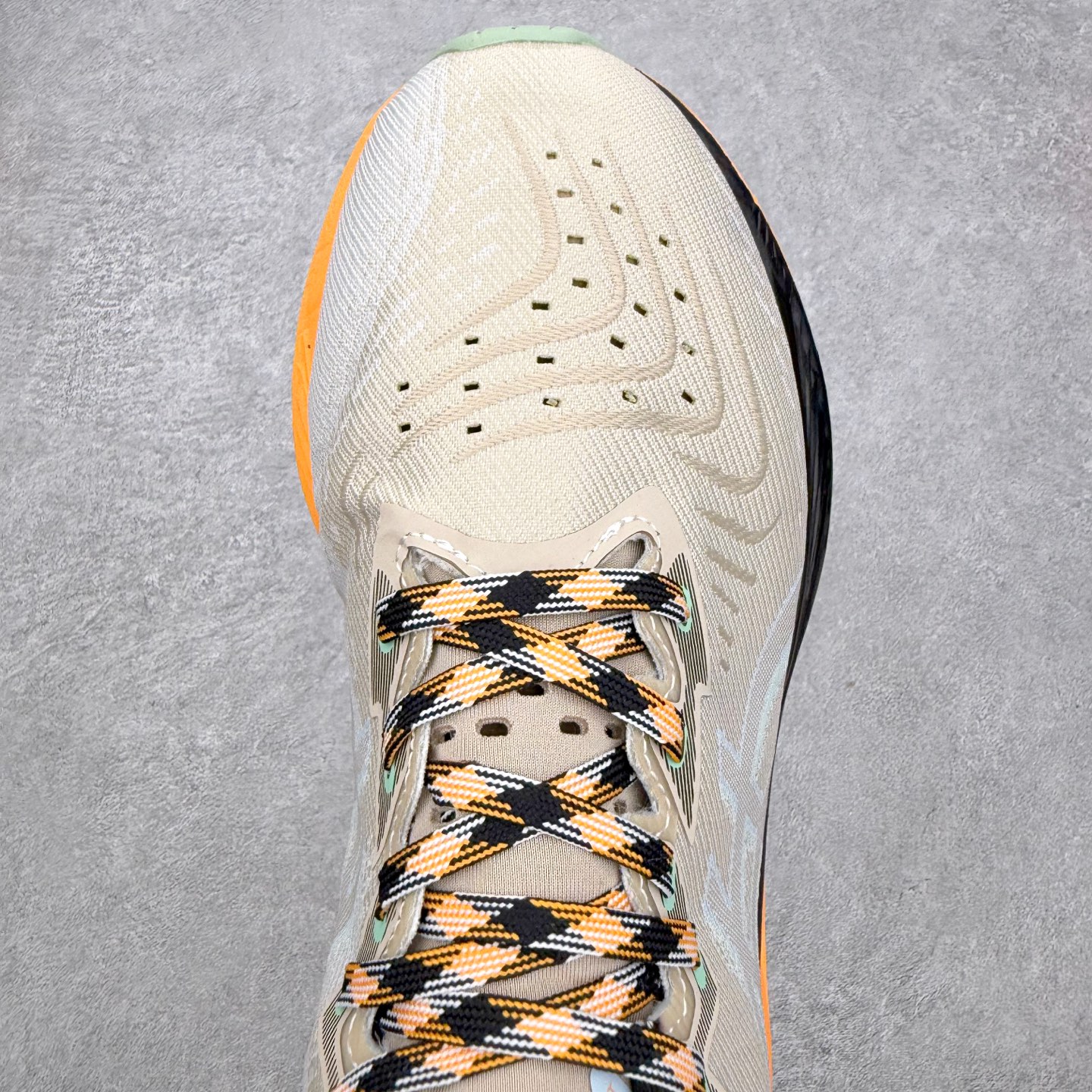 ＃特价福利‼️ASICS NOVABLAST 4 亚瑟士舒适缓震跑鞋 鞋面从NOVABLAST 3的工程
