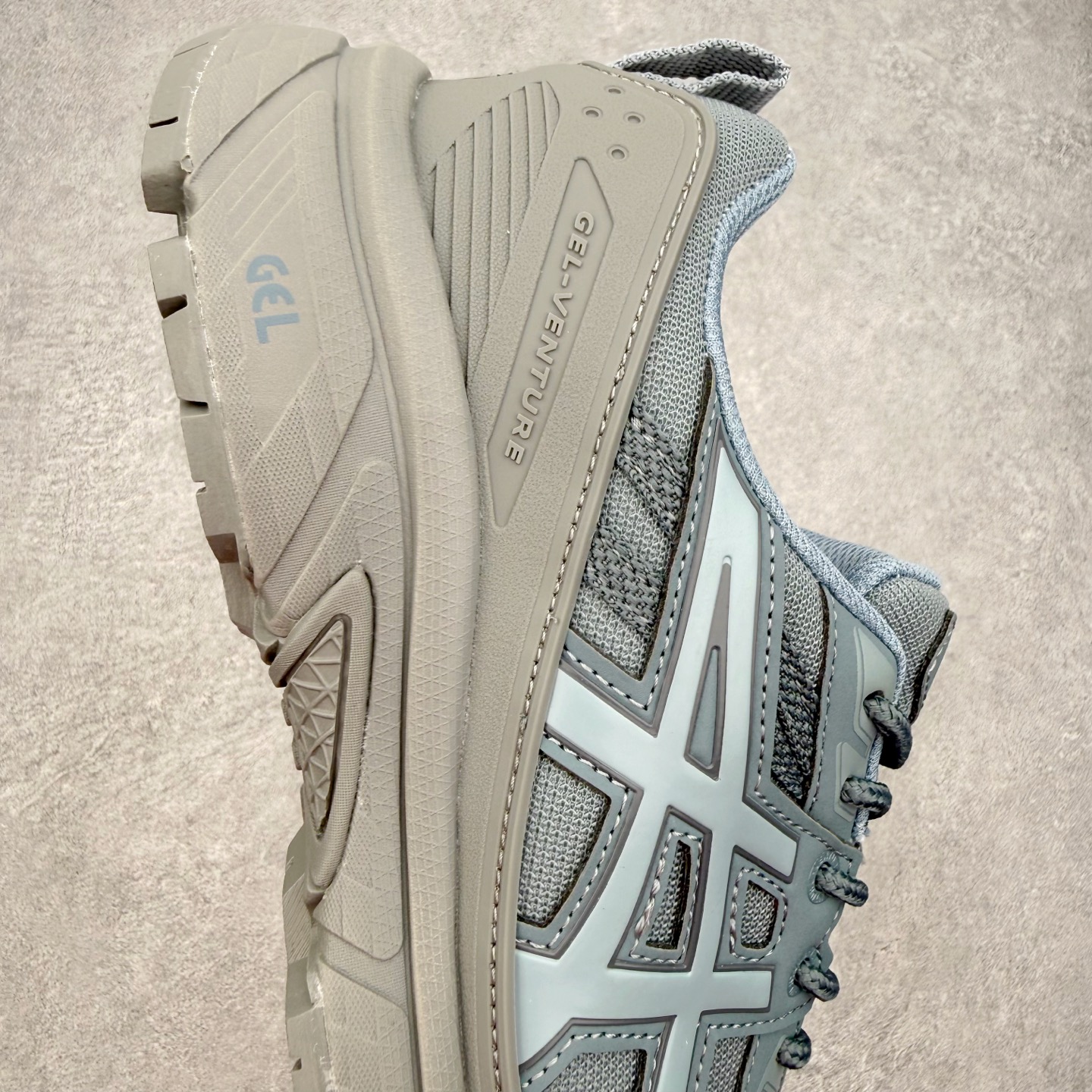 Asics Gel-Venturem 6 亚瑟士舒适透气运动跑鞋 #鞋面采用新的单丝纤维工程网布鞋面，提