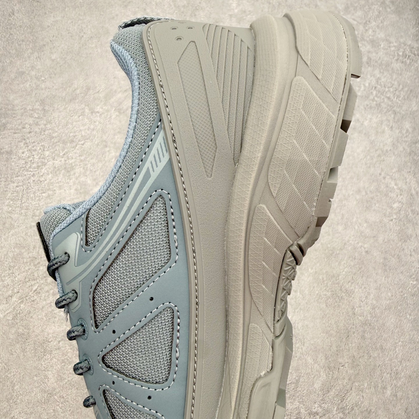 Asics Gel-Venturem 6 亚瑟士舒适透气运动跑鞋 #鞋面采用新的单丝纤维工程网布鞋面，提
