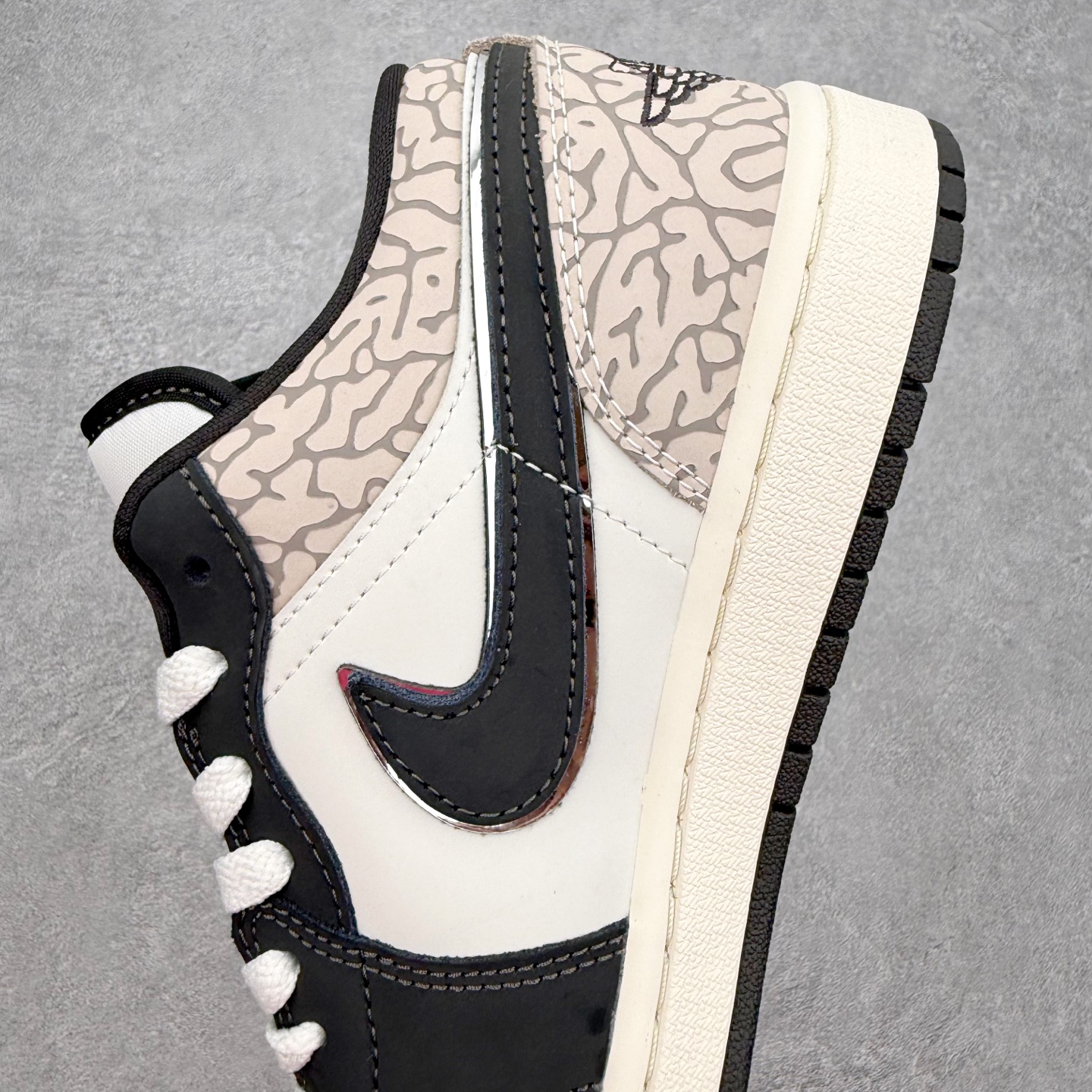 Air Jordan AJ1 Low 低帮 黑白爆裂纹 IU2268-100 终端优势供应 市面中低帮最