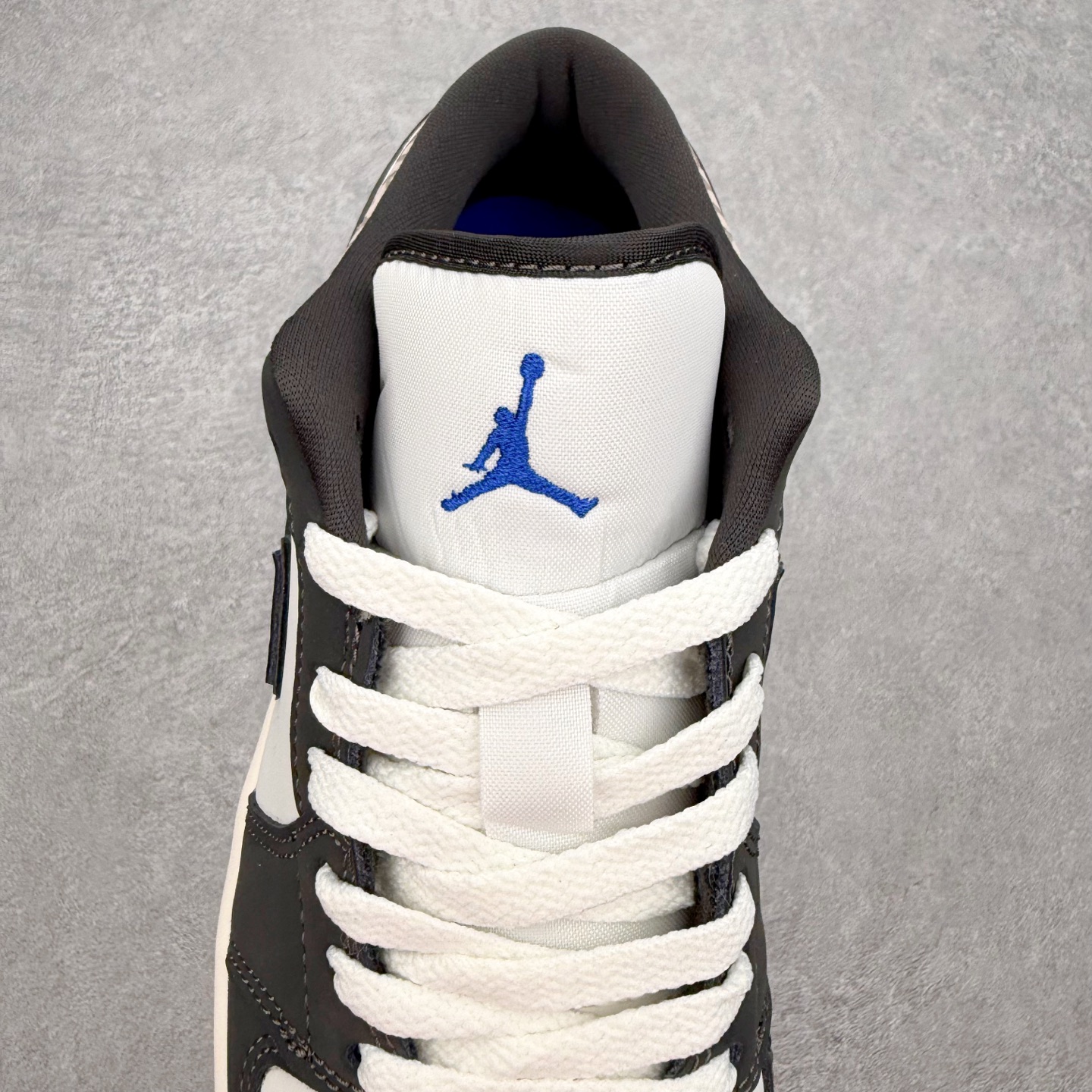 Air Jordan AJ1 Low 低帮 黑白爆裂纹 IU2268-100 终端优势供应 市面中低帮最