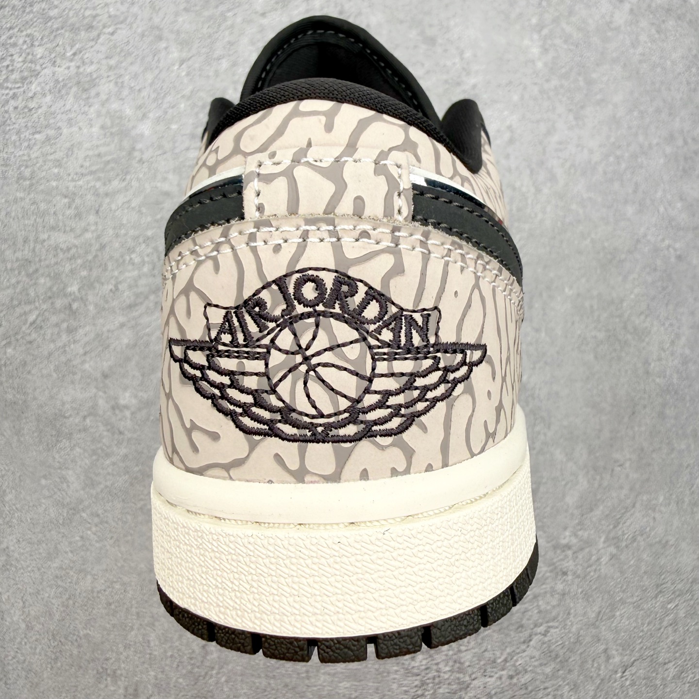 Air Jordan AJ1 Low 低帮 黑白爆裂纹 IU2268-100 终端优势供应 市面中低帮最