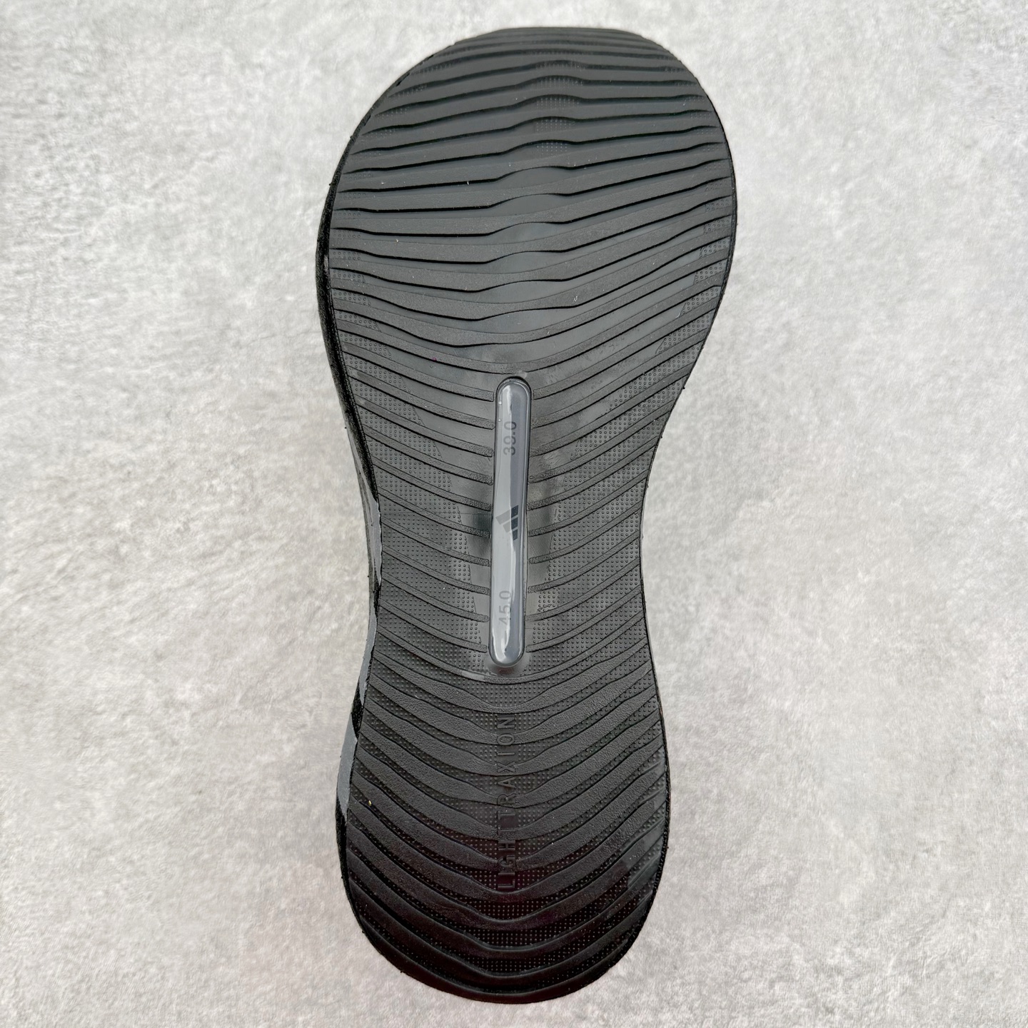 AD Hyperboost Edge 爆米花缓震舒适贴合跑步鞋 在 BOOST 之前冠以了 “HYPER