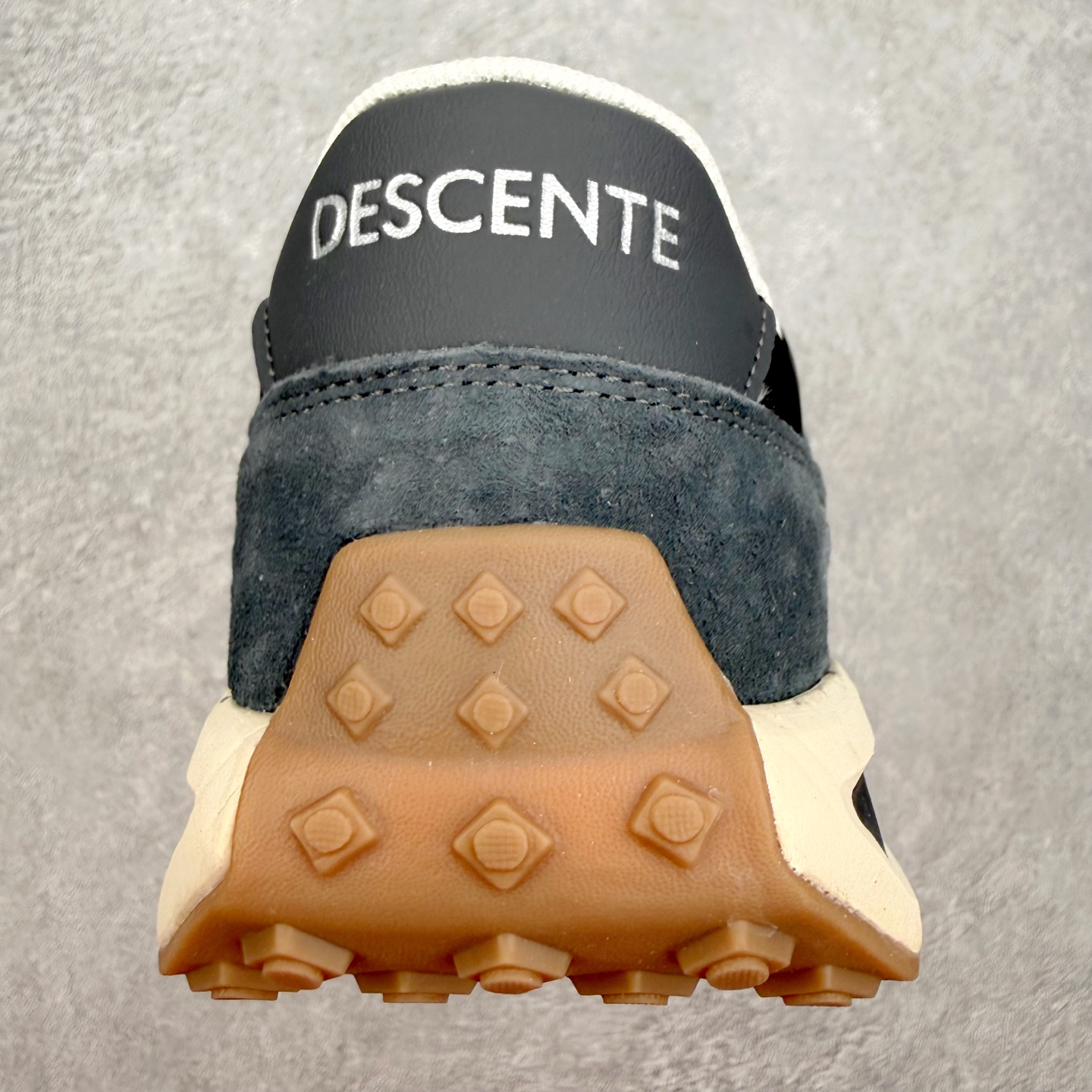 迪桑特DESCENTE CYCLING CHRON VELO 舒适百搭透气低帮生活休闲鞋 DESCENT