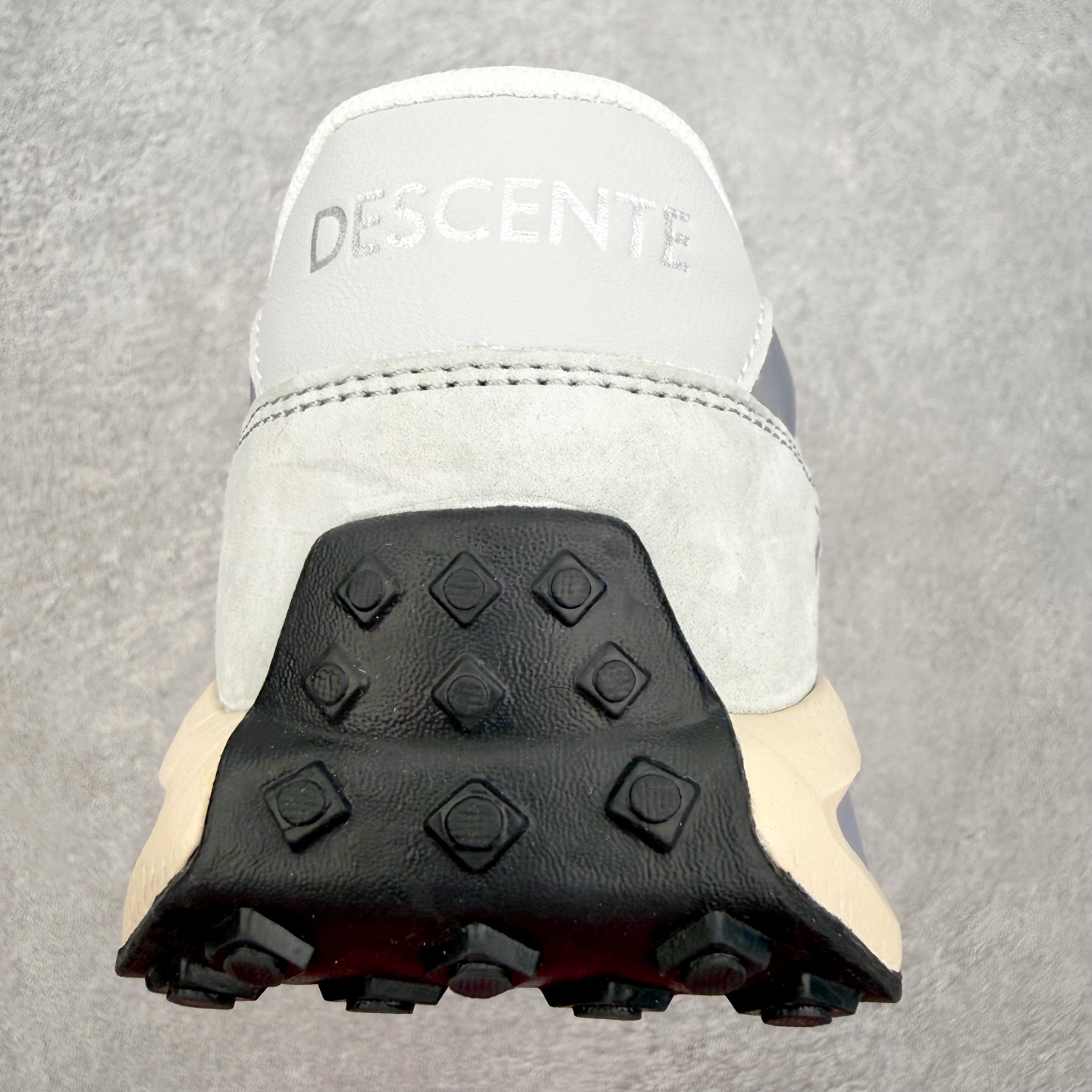 迪桑特DESCENTE CYCLING CHRON VELO 舒适百搭透气低帮生活休闲鞋 DESCENT