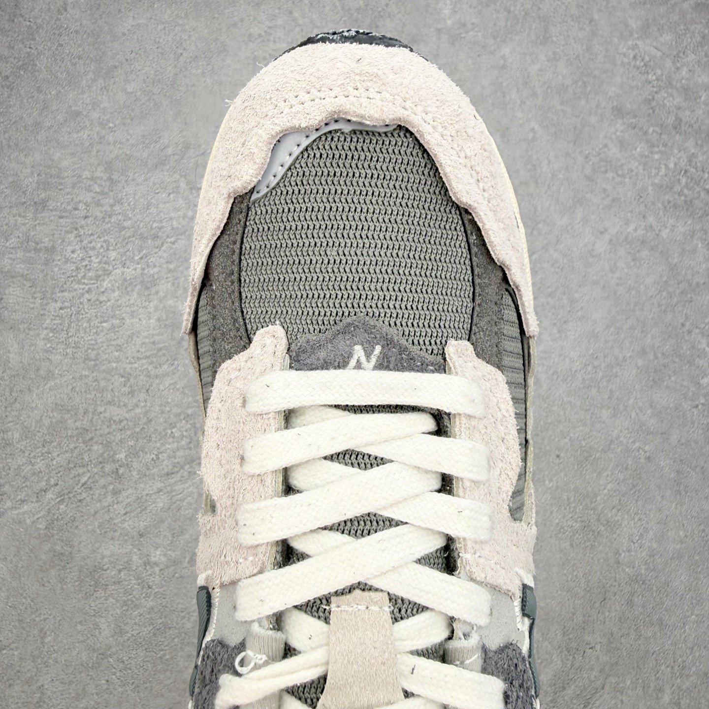 ＃纯原福利‼️New Balance NB2002系列 男女休闲慢跑鞋 必备的时髦单品之一 最新出的20