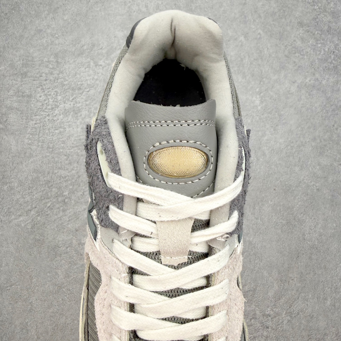 ＃纯原福利‼️New Balance NB2002系列 男女休闲慢跑鞋 必备的时髦单品之一 最新出的20