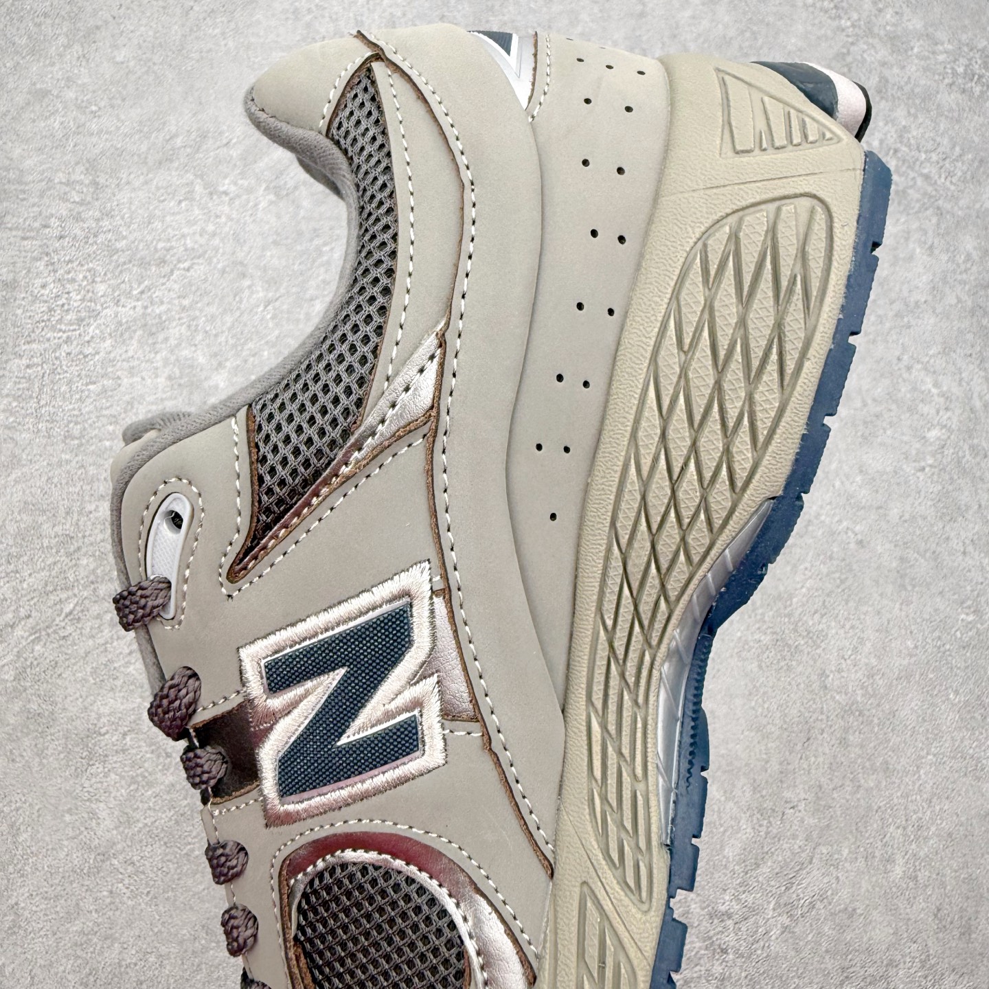 ＃纯原福利‼️New Balance NB2002系列 男女休闲慢跑鞋 必备的时髦单品之一 最新出的20