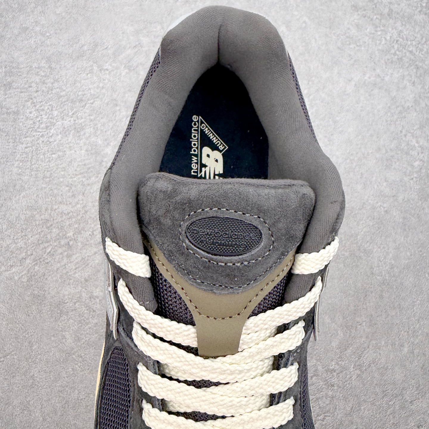 ＃纯原福利‼️New Balance NB2002系列 男女休闲慢跑鞋 必备的时髦单品之一 最新出的20