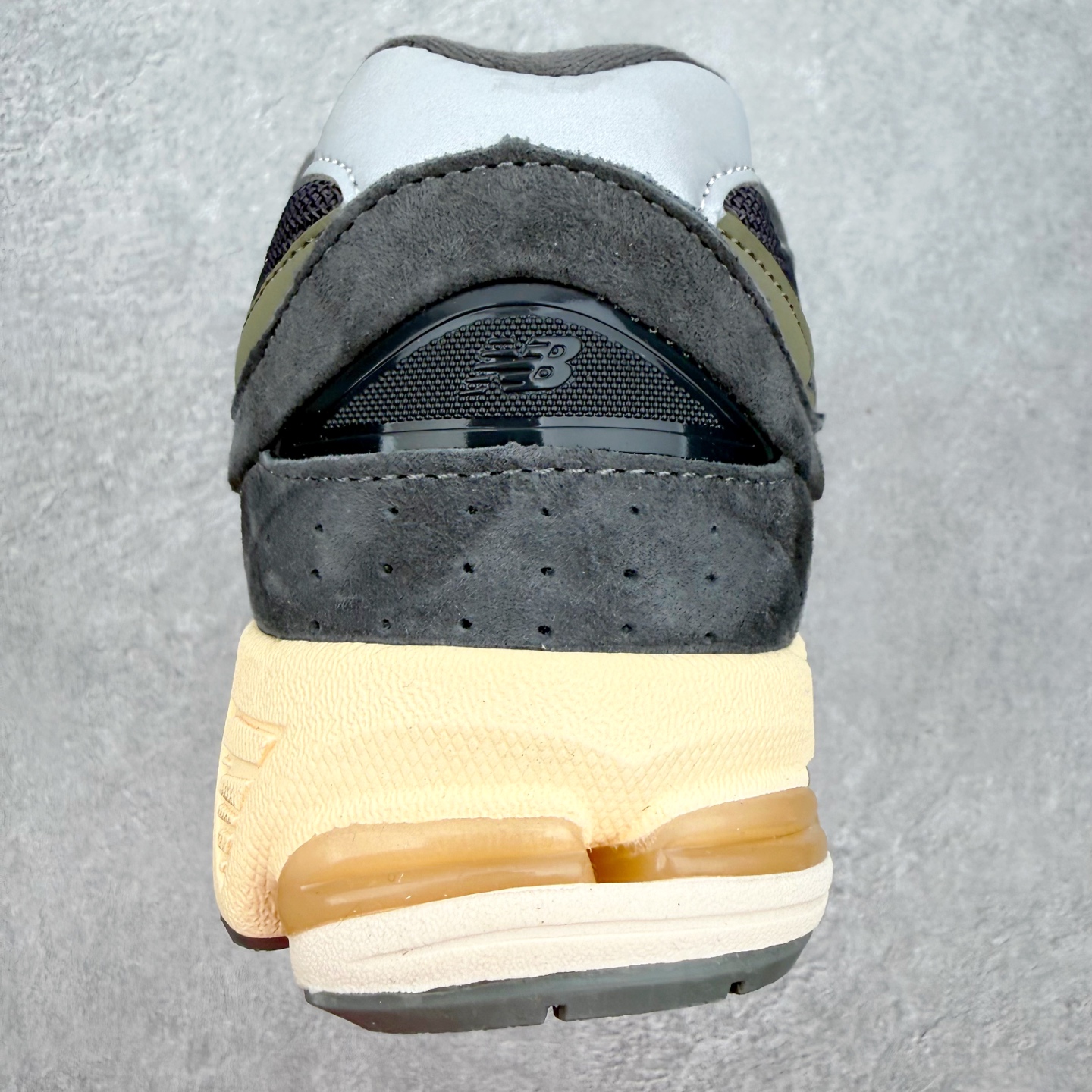 ＃纯原福利‼️New Balance NB2002系列 男女休闲慢跑鞋 必备的时髦单品之一 最新出的20