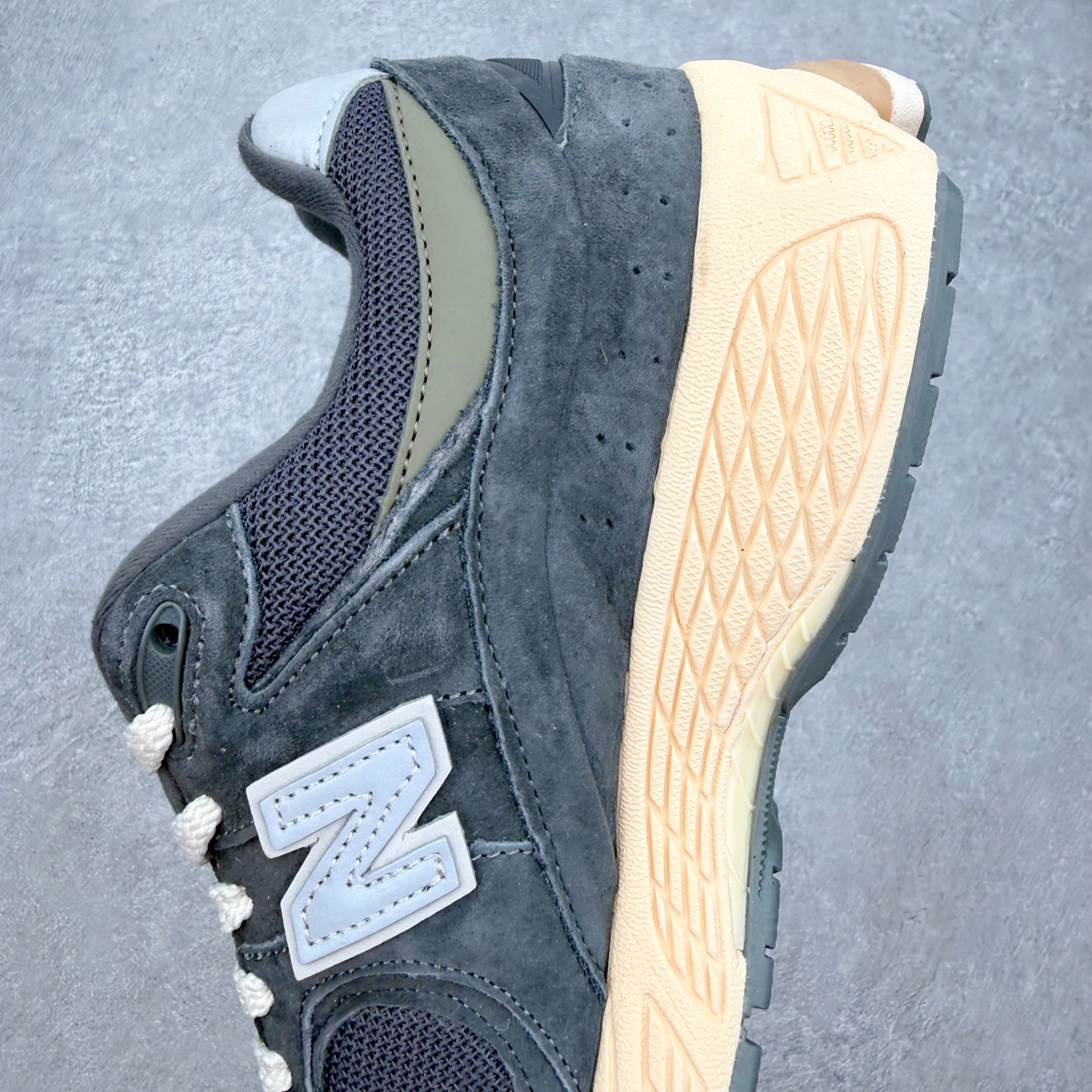 ＃纯原福利‼️New Balance NB2002系列 男女休闲慢跑鞋 必备的时髦单品之一 最新出的20