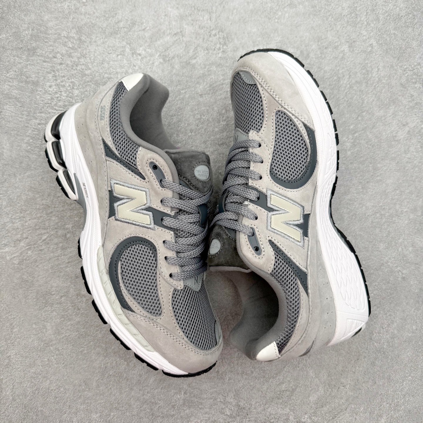 ＃纯原福利‼️New Balance NB2002系列 男女休闲慢跑鞋 必备的时髦单品之一 最新出的20