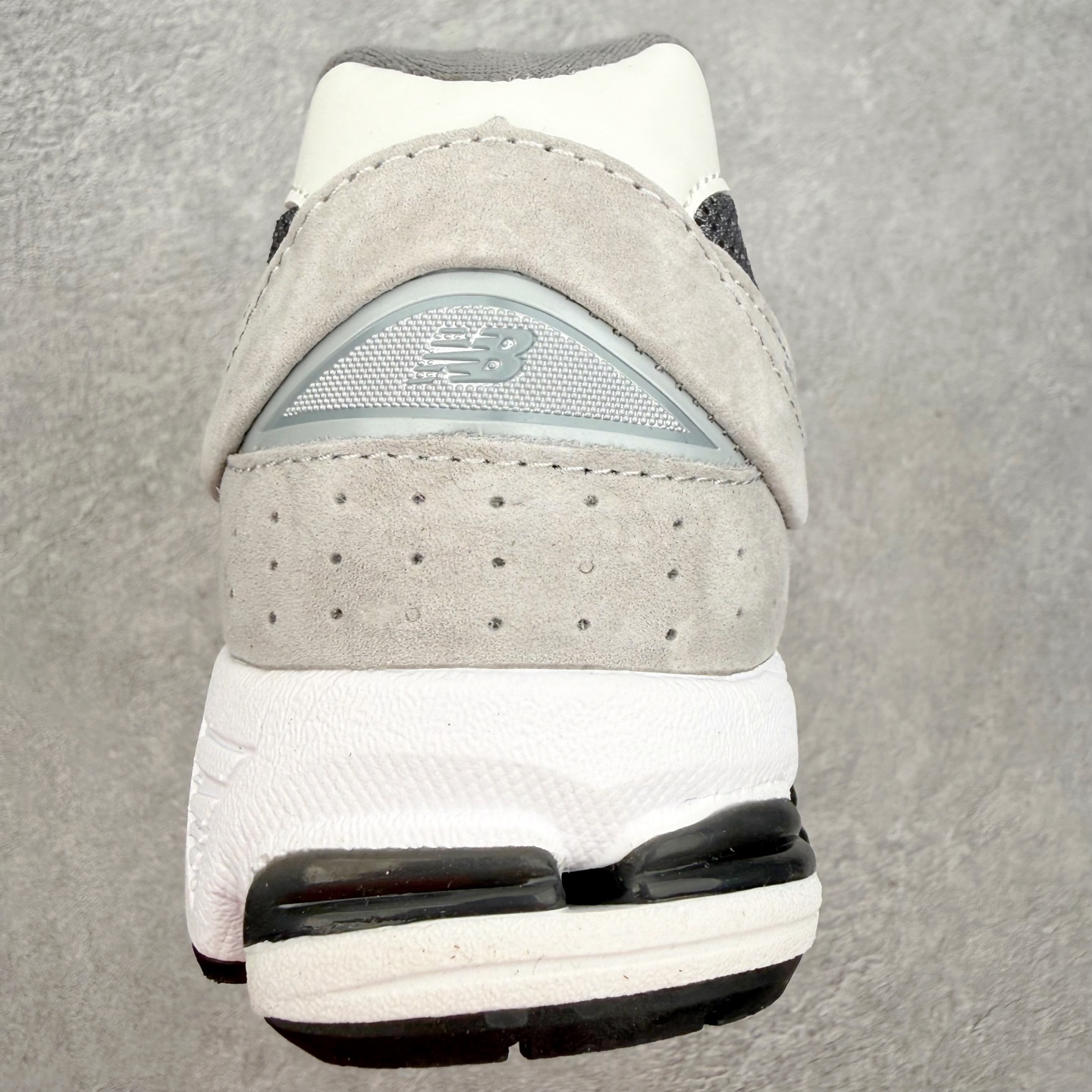＃纯原福利‼️New Balance NB2002系列 男女休闲慢跑鞋 必备的时髦单品之一 最新出的20