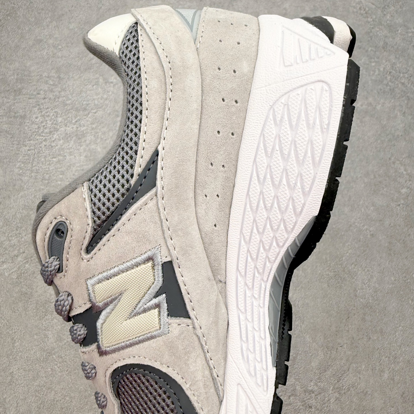 ＃纯原福利‼️New Balance NB2002系列 男女休闲慢跑鞋 必备的时髦单品之一 最新出的20