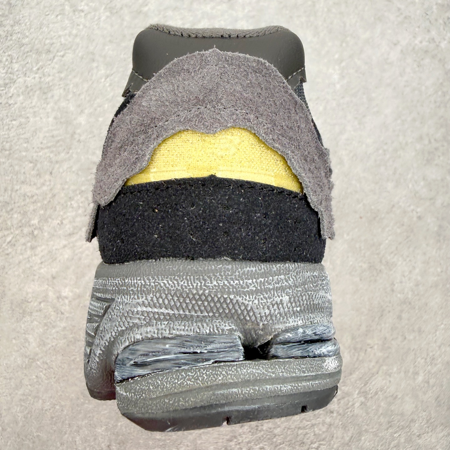 ＃纯原福利‼️New Balance NB2002系列 男女休闲慢跑鞋 必备的时髦单品之一 最新出的20