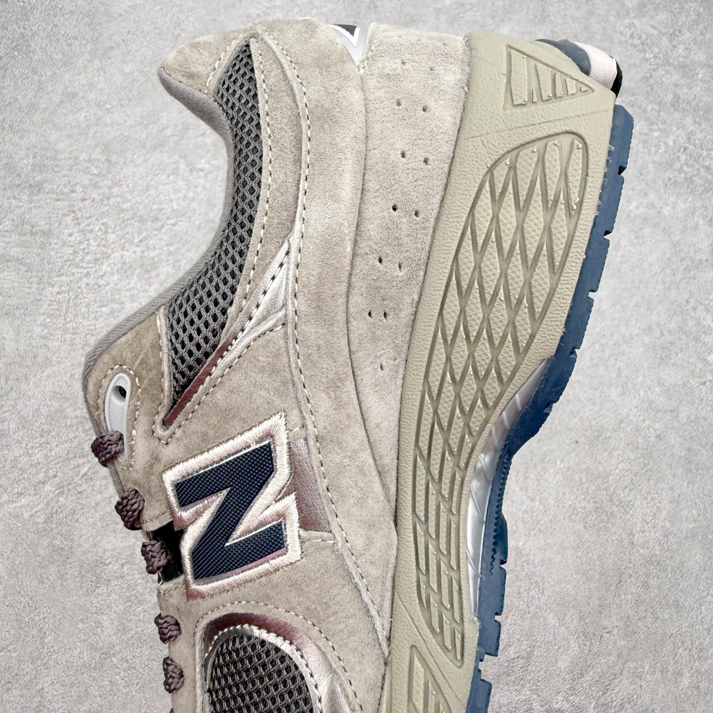 ＃纯原福利‼️New Balance NB2002系列 男女休闲慢跑鞋 必备的时髦单品之一 最新出的20