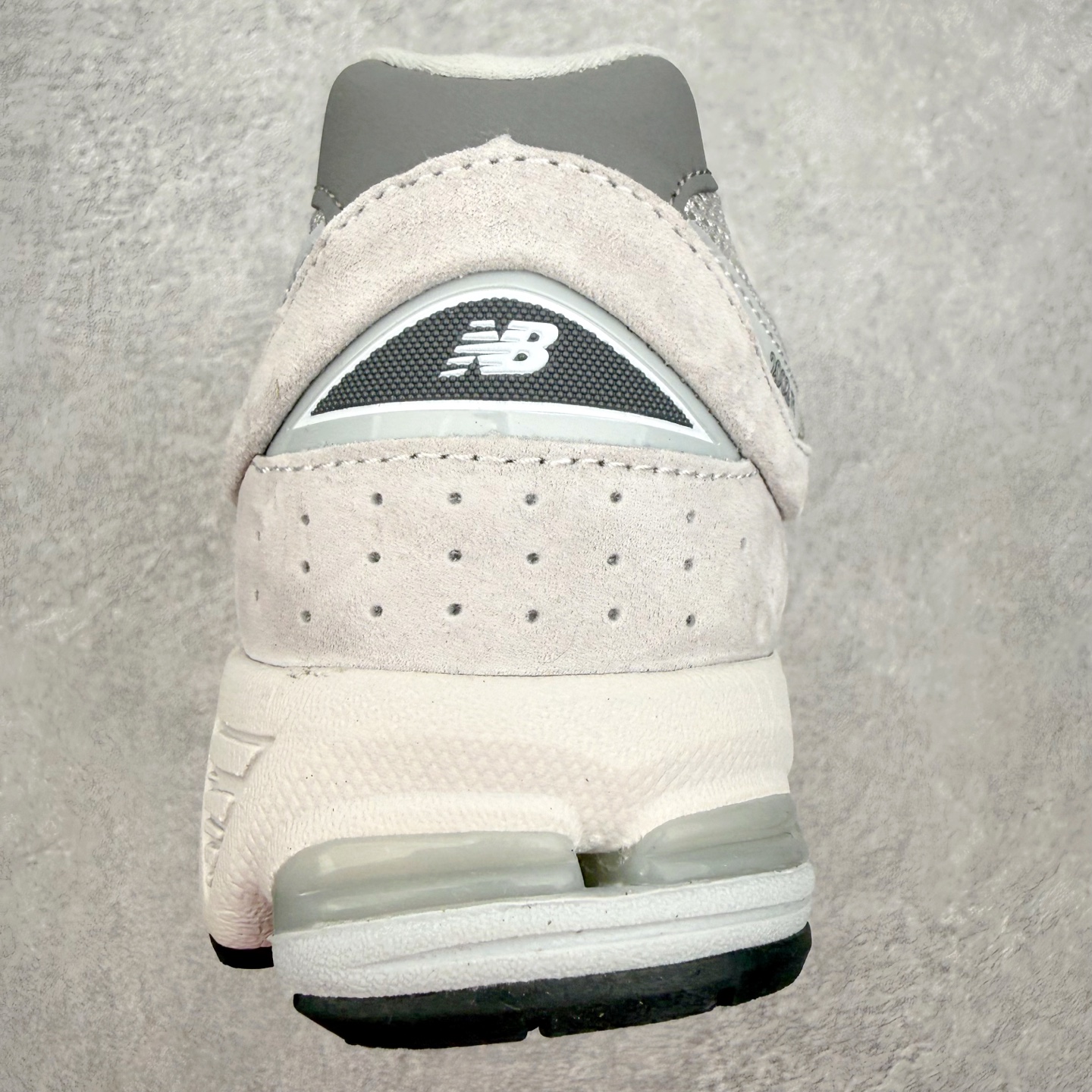 ＃纯原福利‼️New Balance NB2002系列 男女休闲慢跑鞋 必备的时髦单品之一 最新出的20