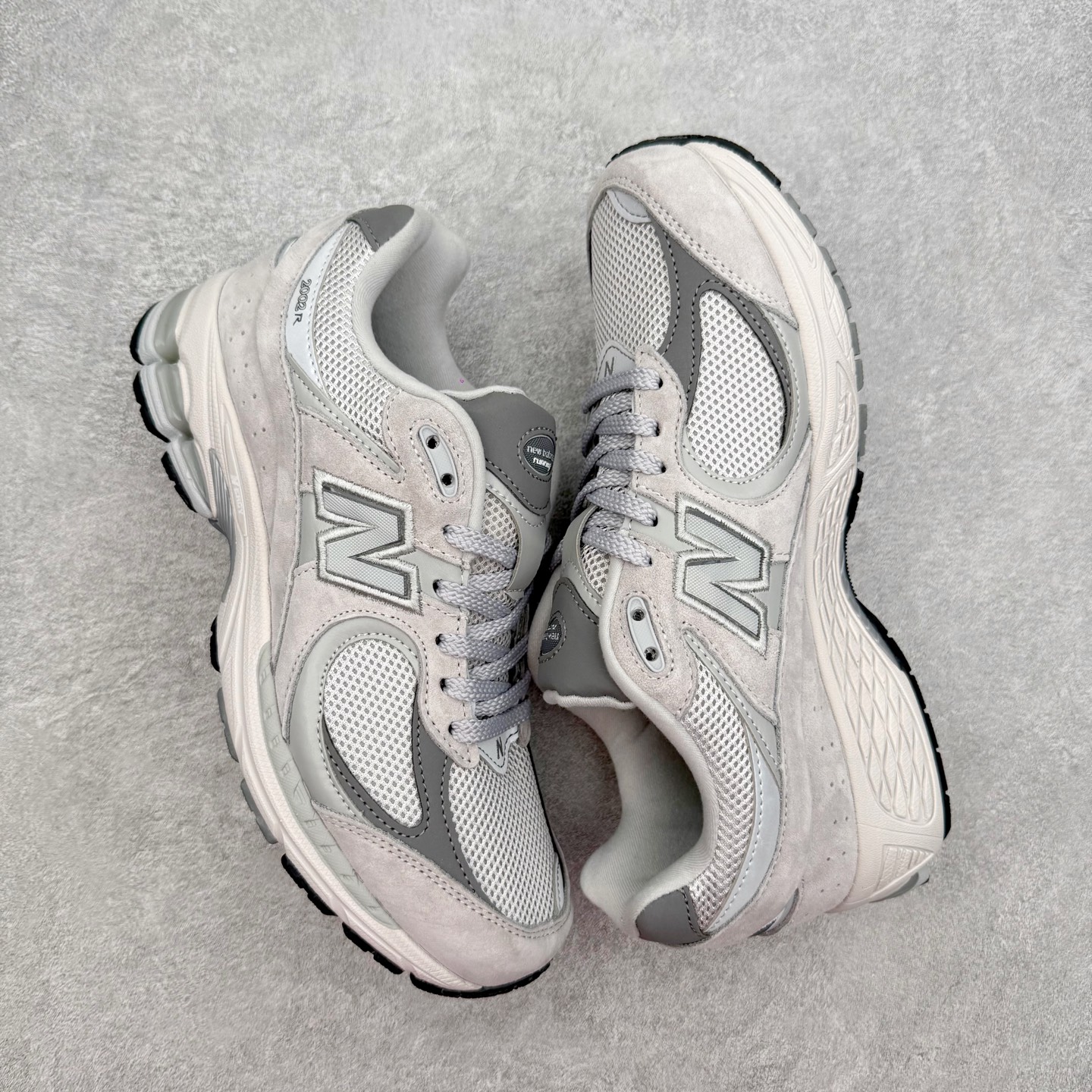 ＃纯原福利‼️New Balance NB2002系列 男女休闲慢跑鞋 必备的时髦单品之一 最新出的20