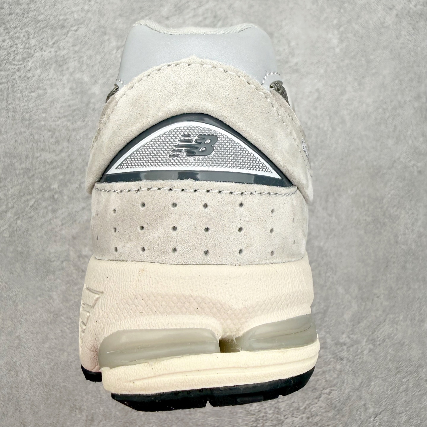 ＃纯原福利‼️New Balance NB2002系列 男女休闲慢跑鞋 必备的时髦单品之一 最新出的20