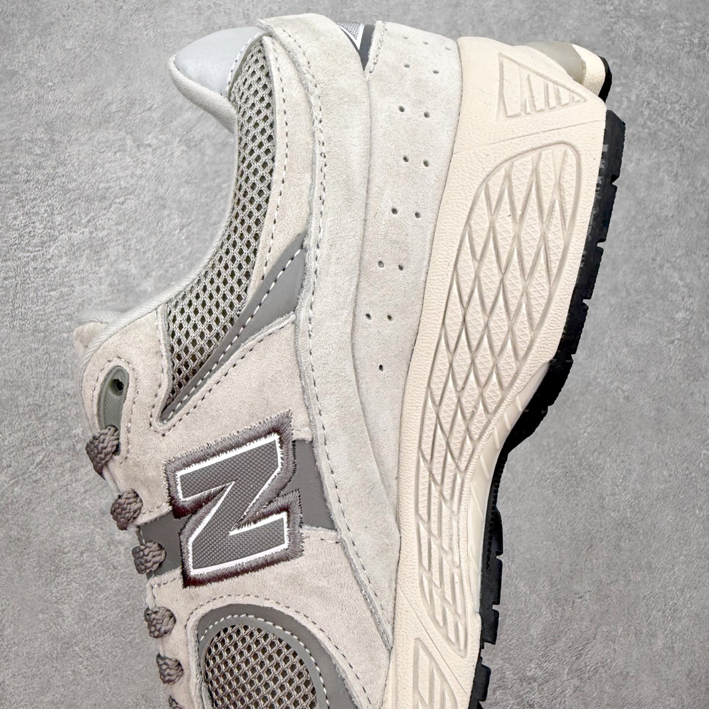 ＃纯原福利‼️New Balance NB2002系列 男女休闲慢跑鞋 必备的时髦单品之一 最新出的20