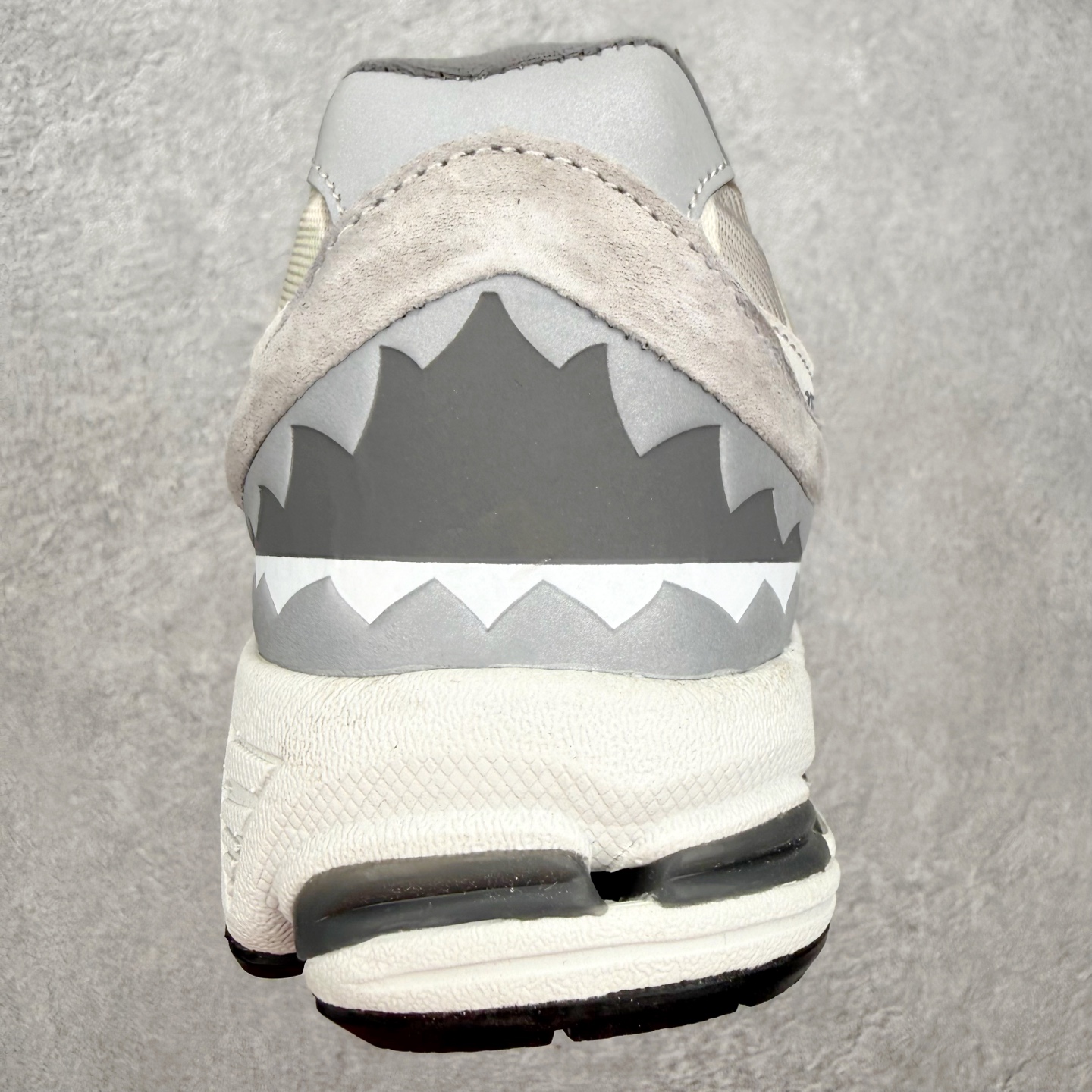 ＃纯原福利‼️New Balance NB2002系列 男女休闲慢跑鞋 必备的时髦单品之一 最新出的20