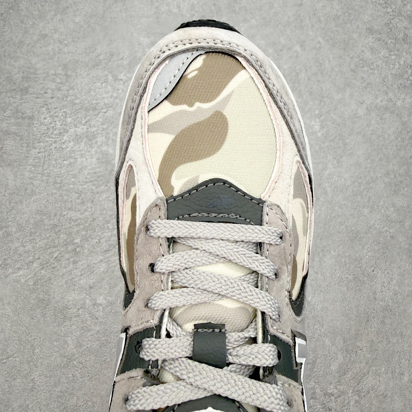 ＃纯原福利‼️New Balance NB2002系列 男女休闲慢跑鞋 必备的时髦单品之一 最新出的20
