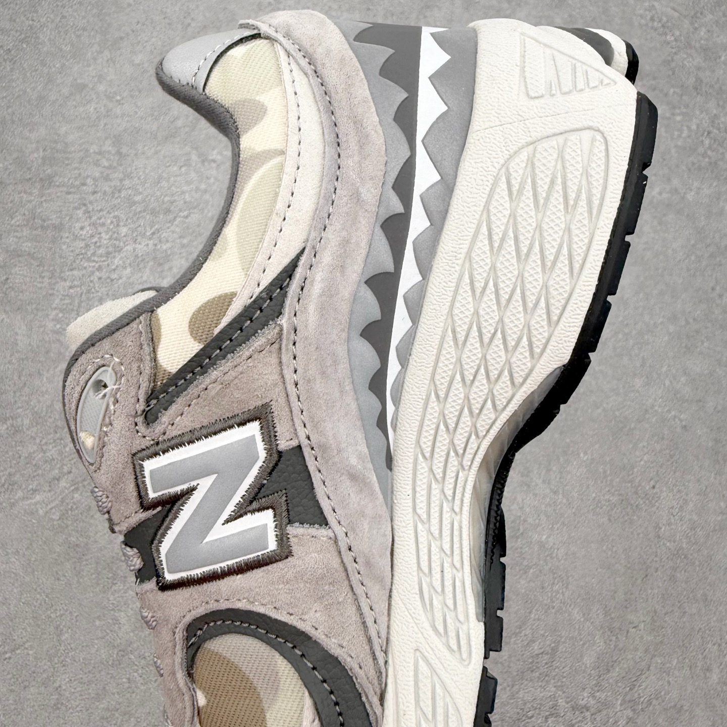 ＃纯原福利‼️New Balance NB2002系列 男女休闲慢跑鞋 必备的时髦单品之一 最新出的20