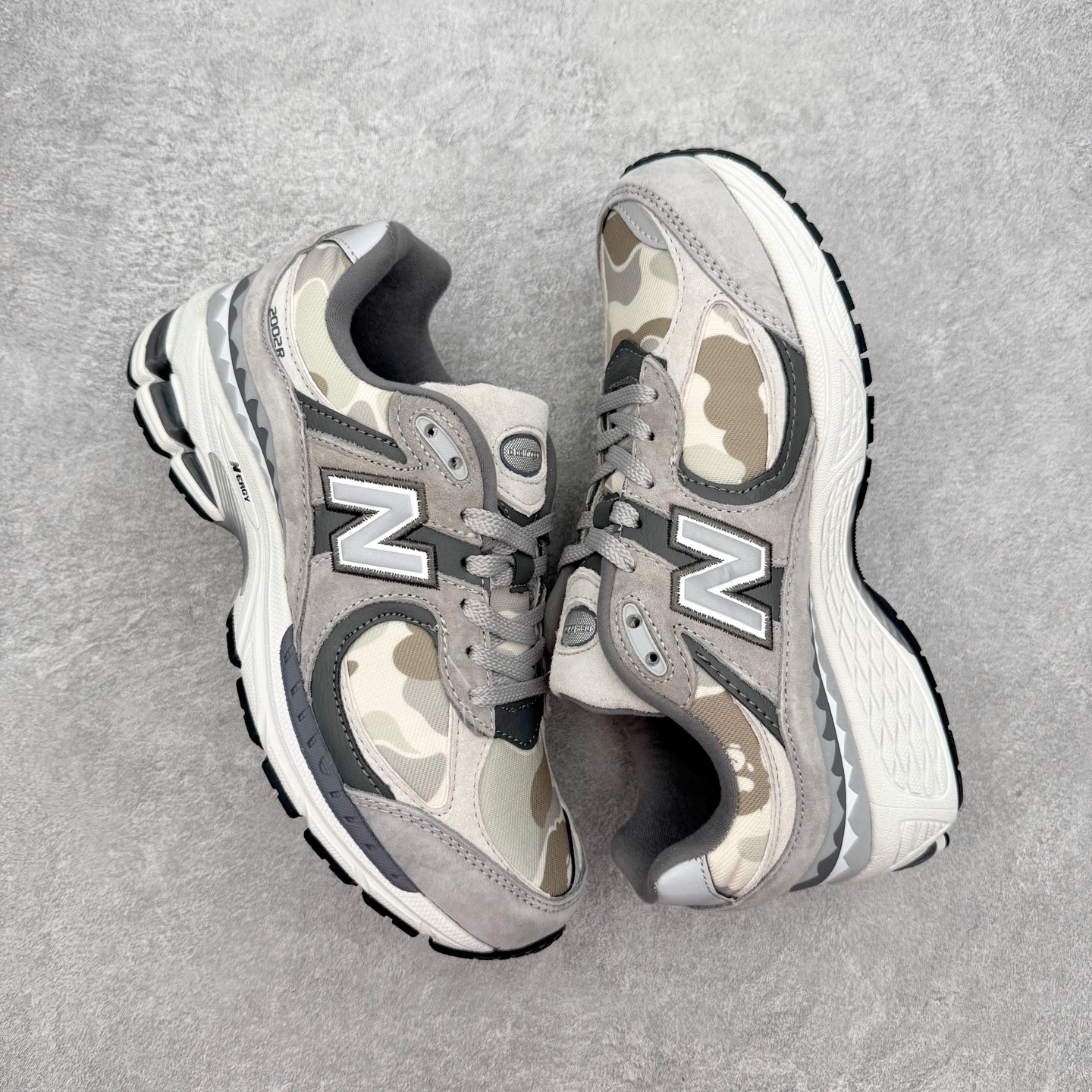 ＃纯原福利‼️New Balance NB2002系列 男女休闲慢跑鞋 必备的时髦单品之一 最新出的20