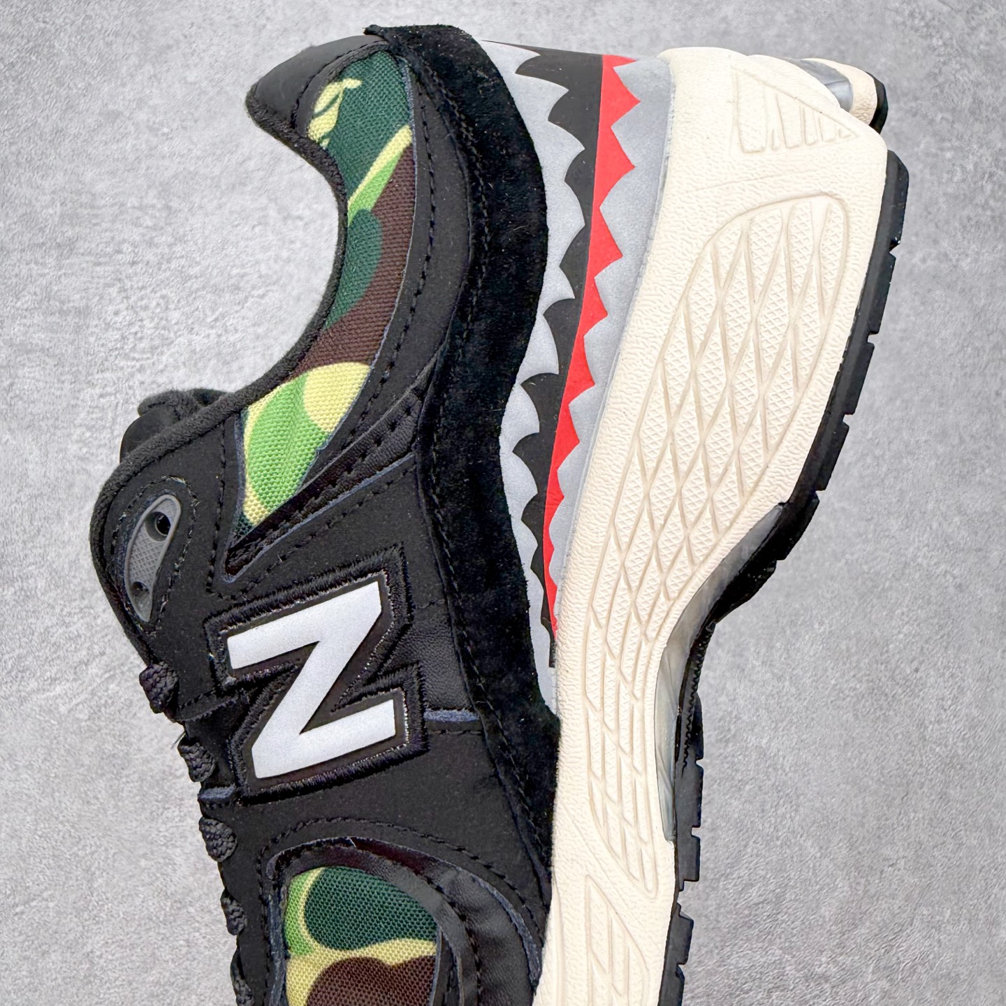 ＃纯原福利‼️New Balance NB2002系列 男女休闲慢跑鞋 必备的时髦单品之一 最新出的20