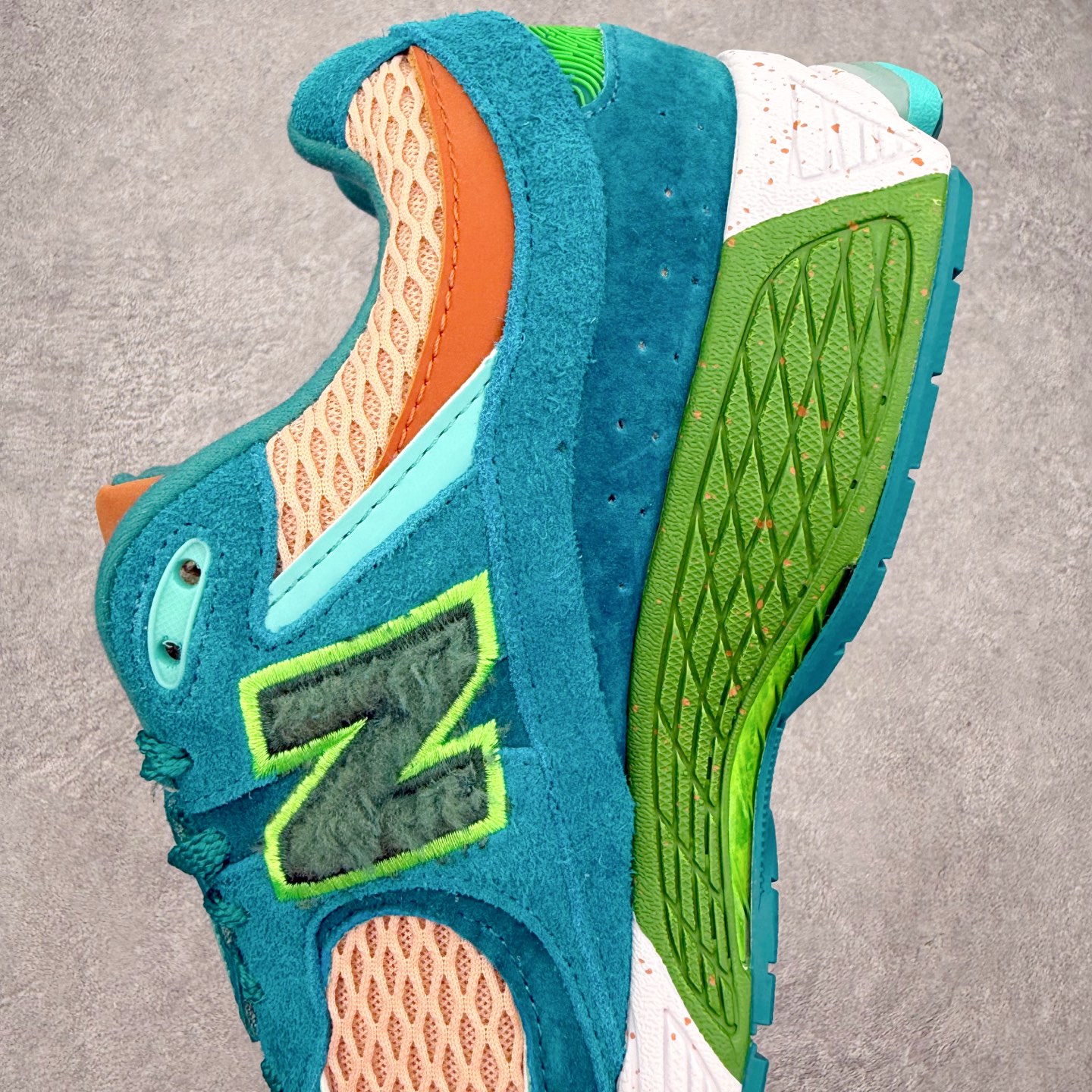 ＃纯原福利‼️New Balance NB2002系列 男女休闲慢跑鞋 必备的时髦单品之一 最新出的20