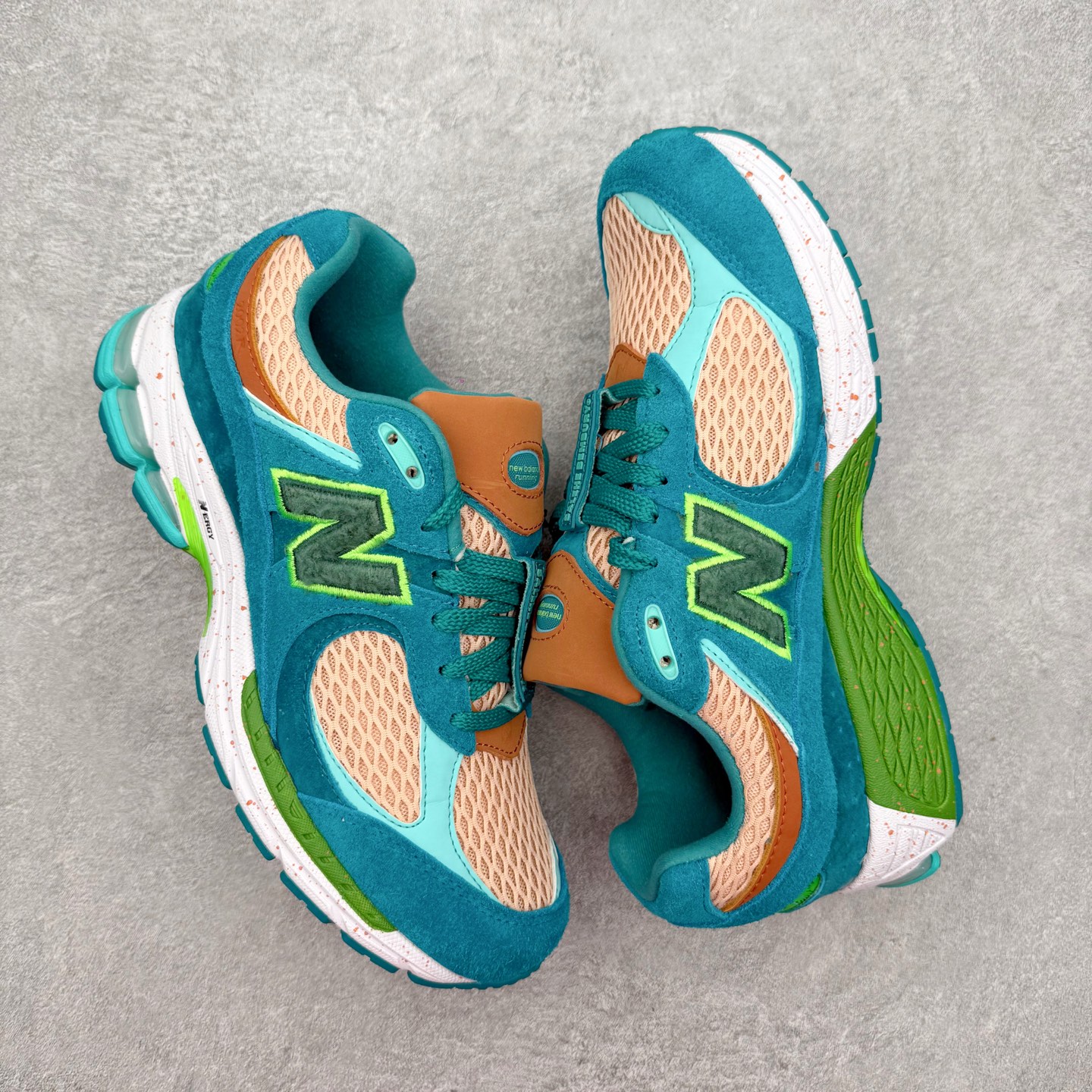 ＃纯原福利‼️New Balance NB2002系列 男女休闲慢跑鞋 必备的时髦单品之一 最新出的20