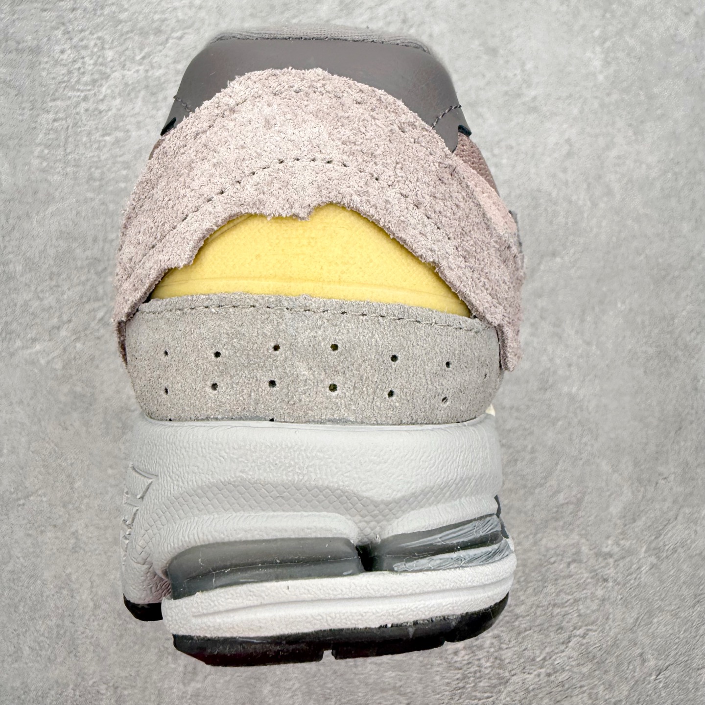 ＃纯原福利‼️New Balance NB2002系列 男女休闲慢跑鞋 必备的时髦单品之一 最新出的20