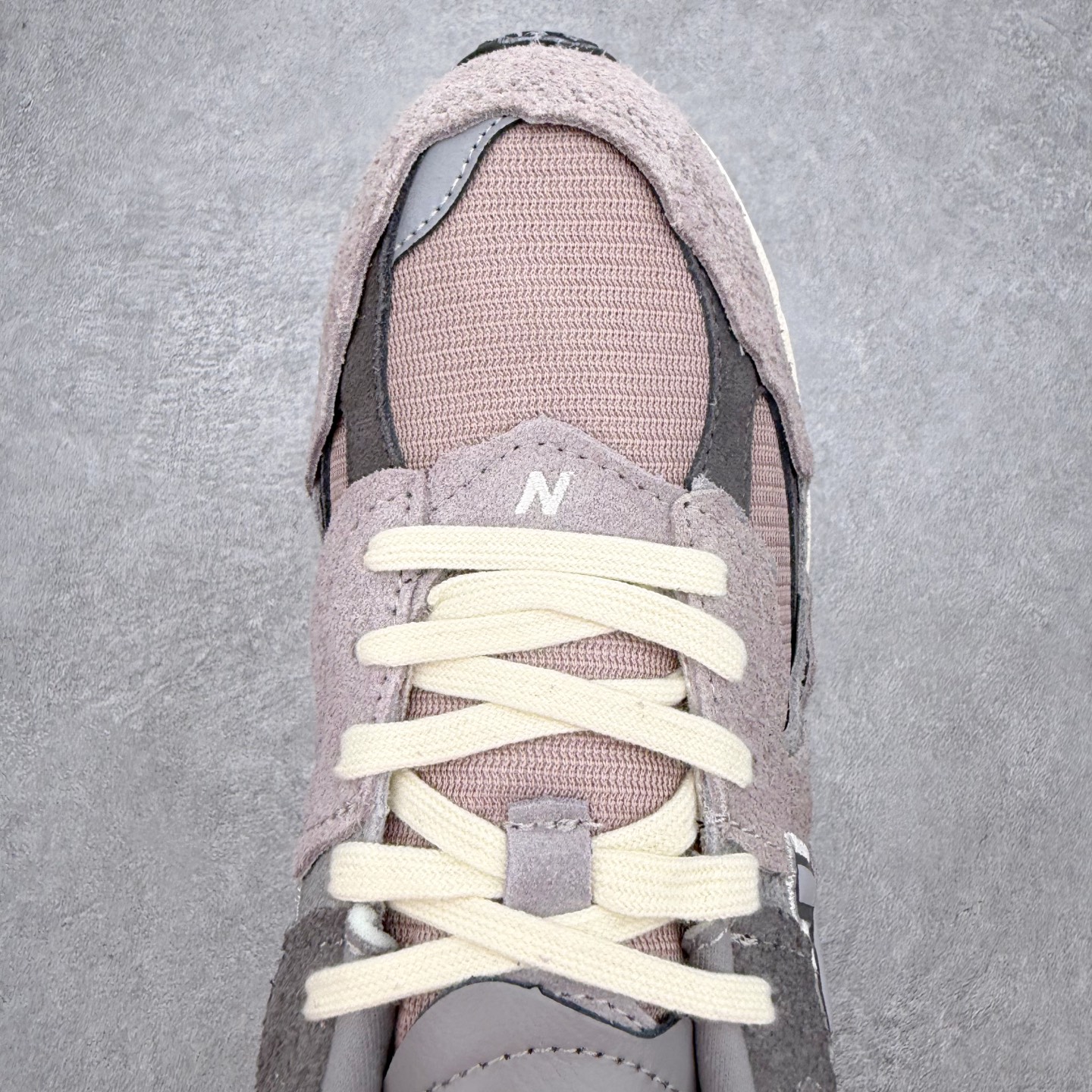 ＃纯原福利‼️New Balance NB2002系列 男女休闲慢跑鞋 必备的时髦单品之一 最新出的20