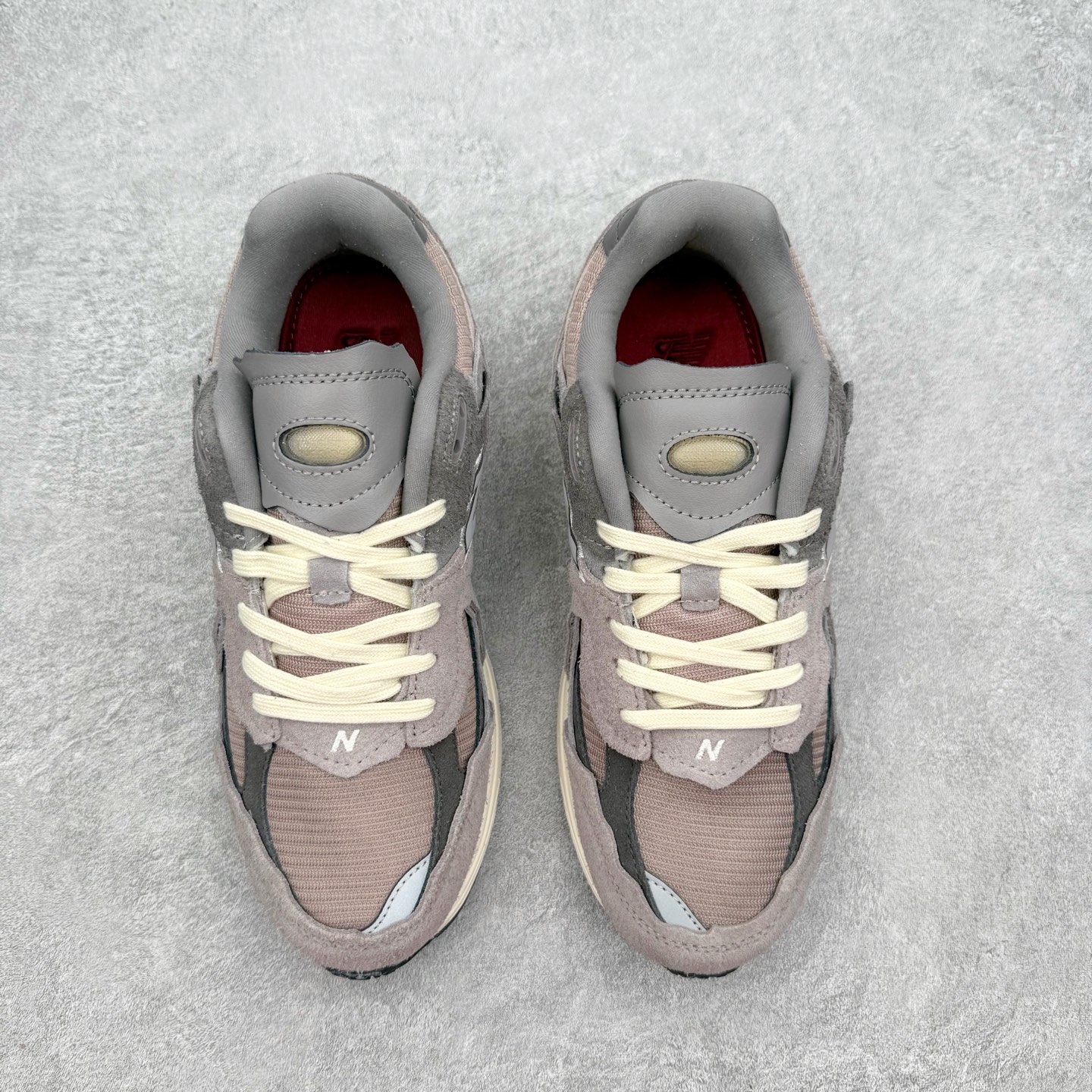 ＃纯原福利‼️New Balance NB2002系列 男女休闲慢跑鞋 必备的时髦单品之一 最新出的20